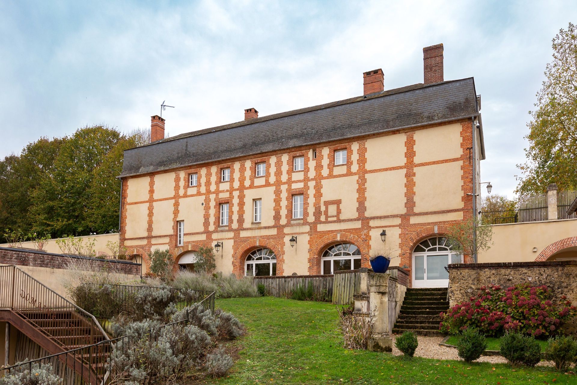 hunting estate 20 Rooms for sale on MONTCHEVREUIL (60240)
