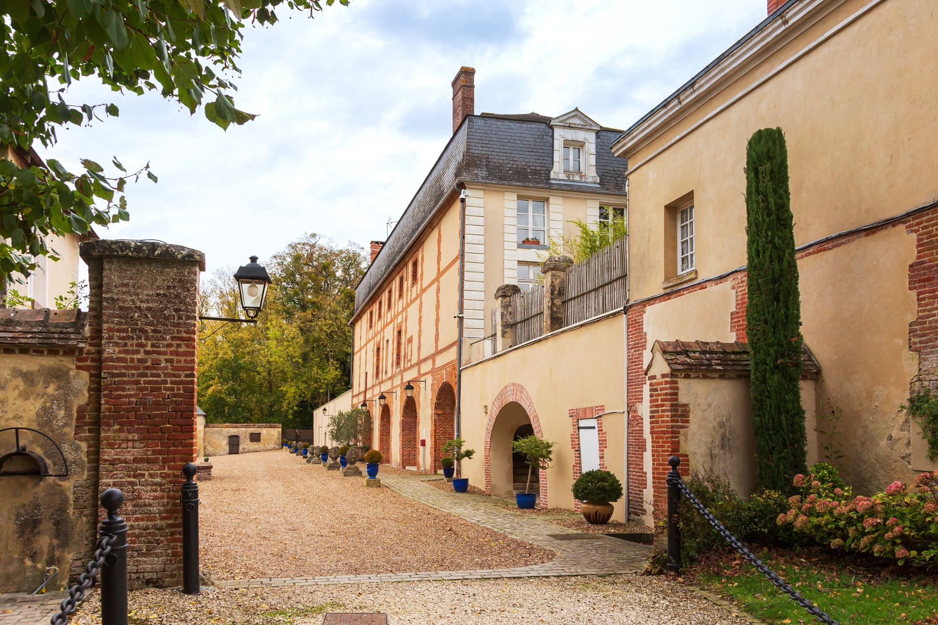 hunting estate 20 Rooms for sale on MONTCHEVREUIL (60240)