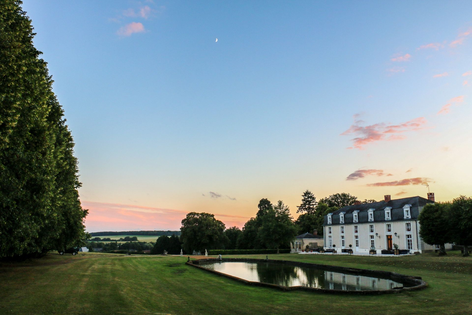 hunting estate 20 Rooms for sale on MONTCHEVREUIL (60240)