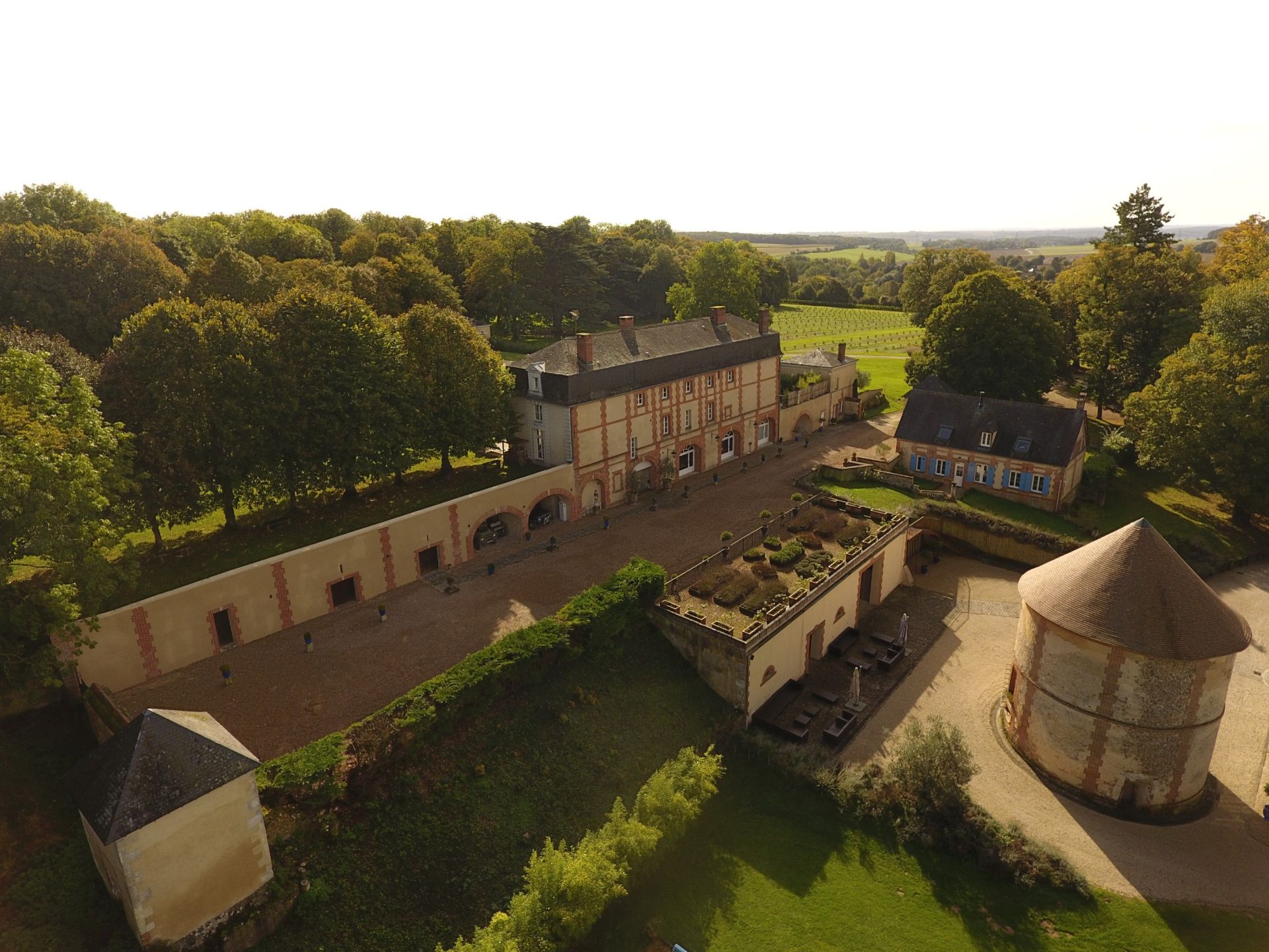 hunting estate 20 Rooms for sale on MONTCHEVREUIL (60240)