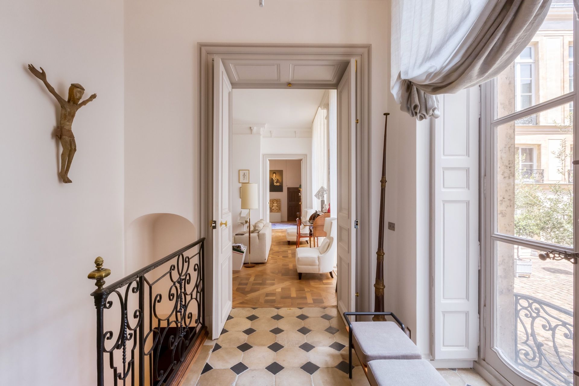 apartment 5 Rooms for sale on PARIS (75004)