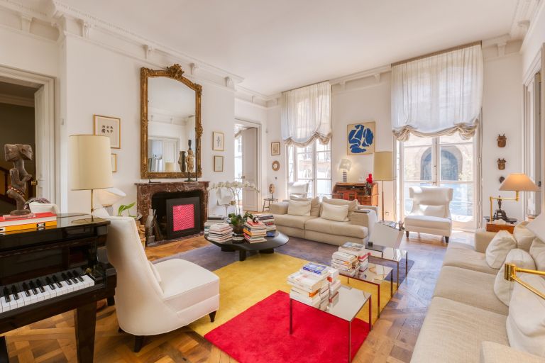 apartment 5 Rooms for sale on PARIS (75004)