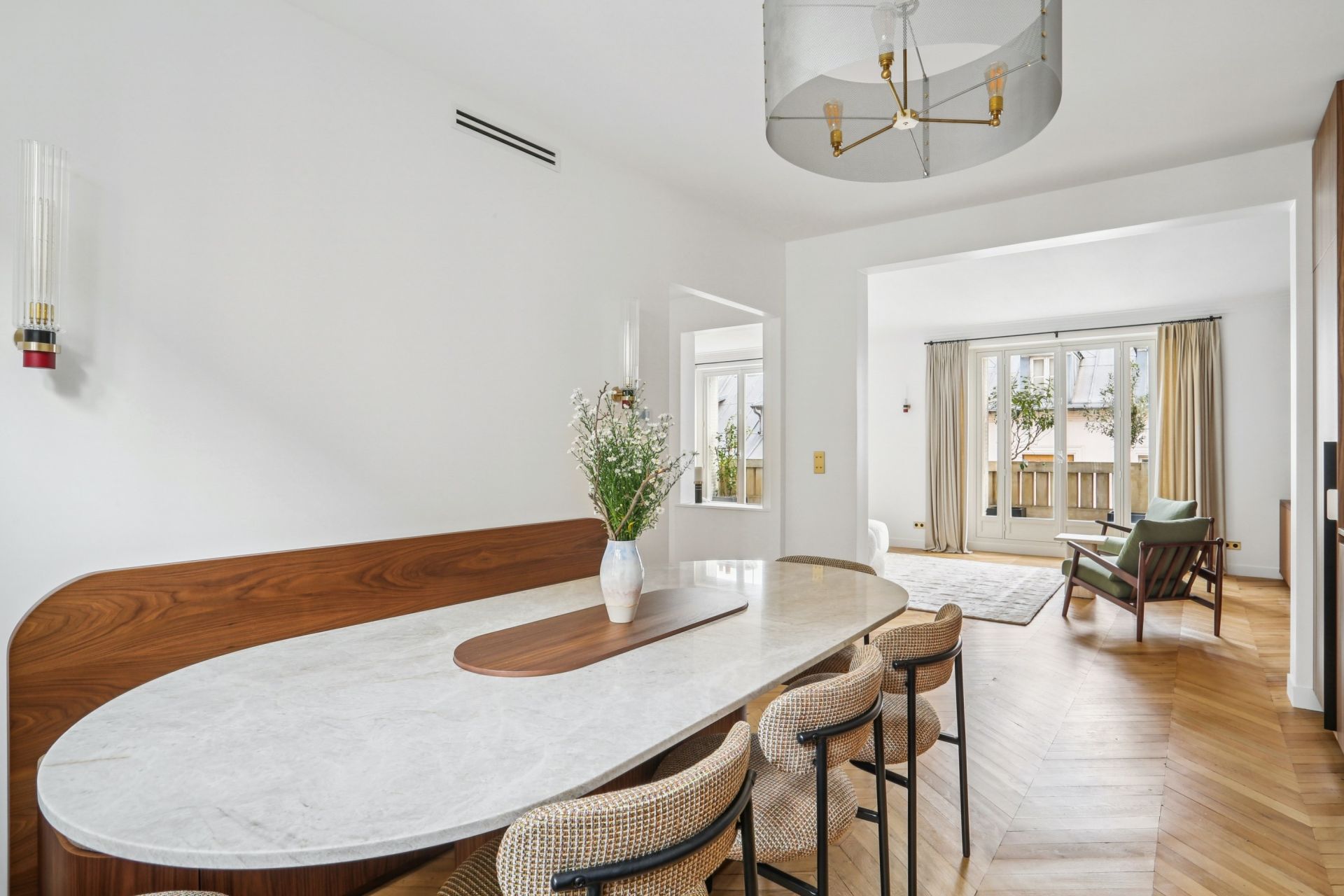 apartment 5 Rooms for sale on PARIS (75007)