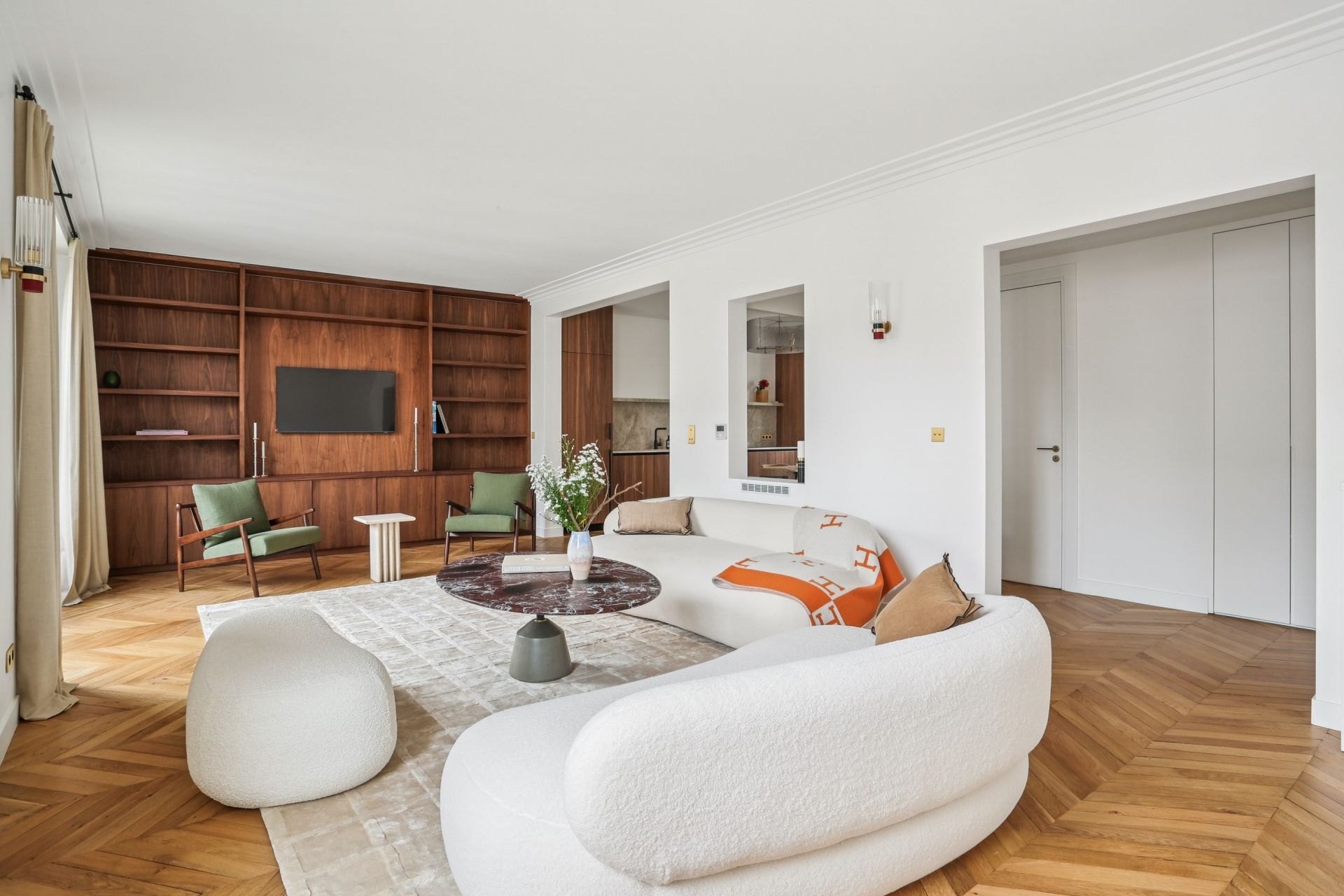 apartment 5 Rooms for sale on PARIS (75007)