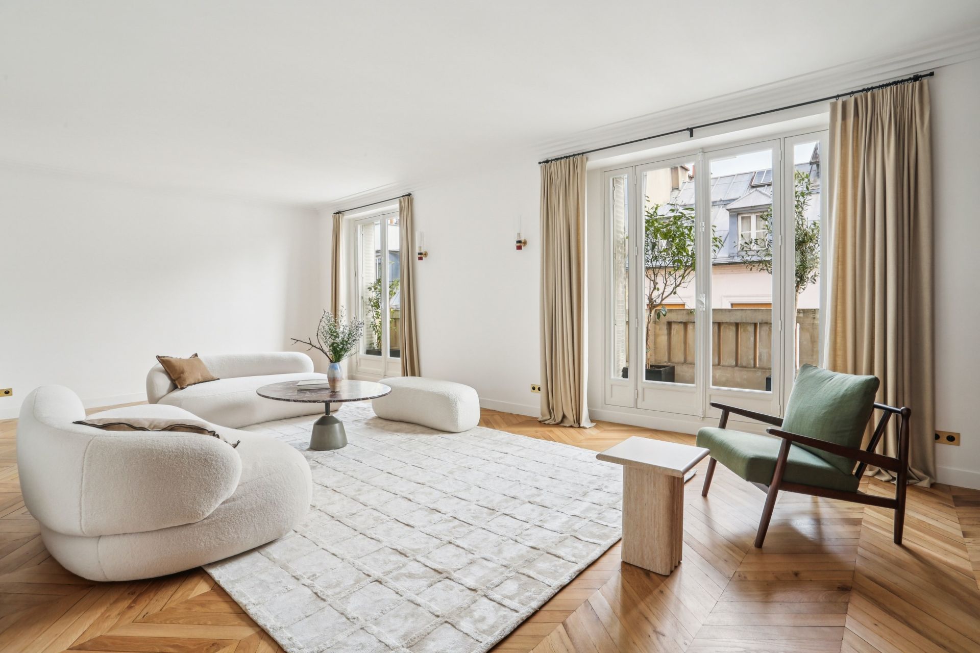 apartment 5 Rooms for sale on PARIS (75007)