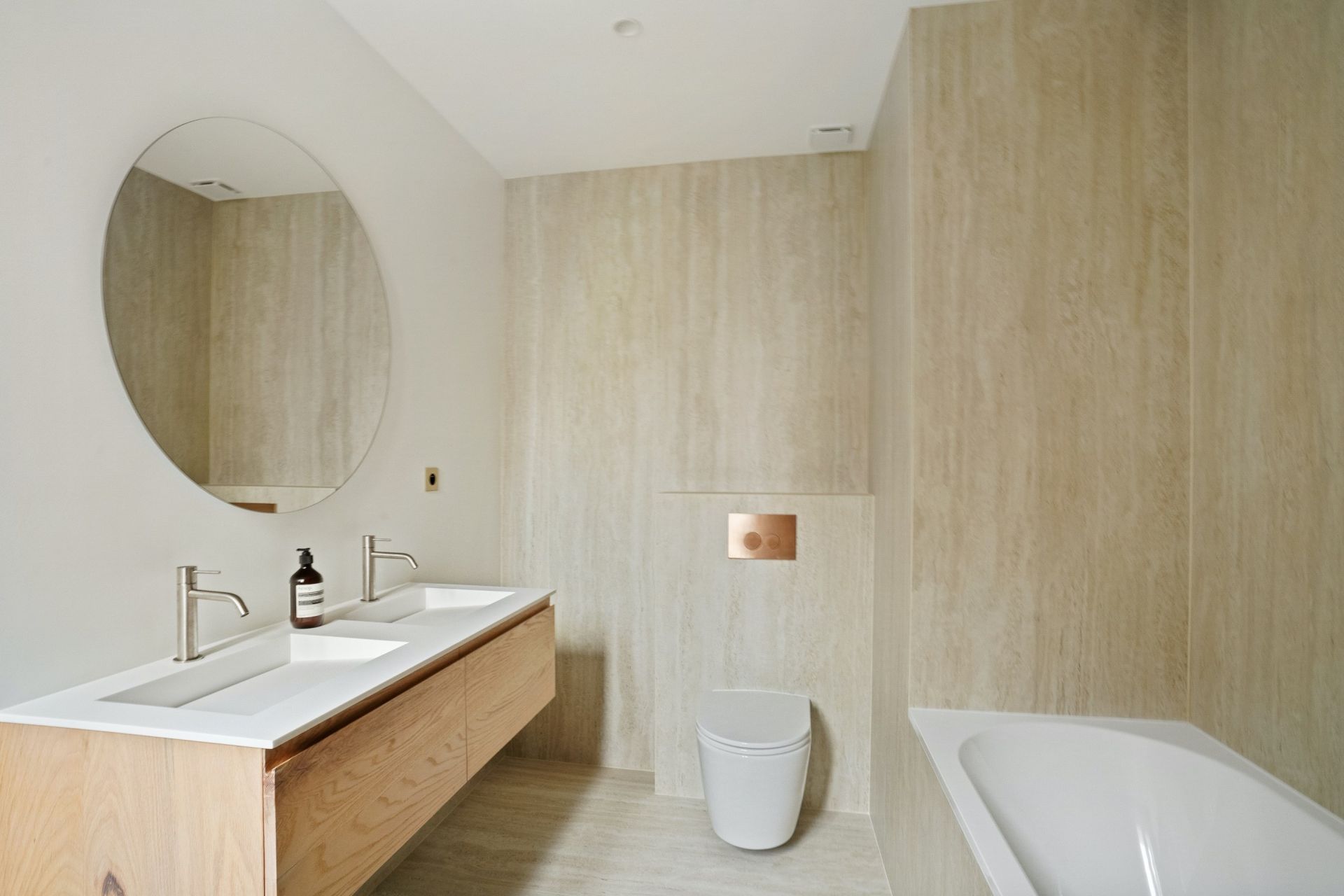 apartment 5 Rooms for sale on PARIS (75007)