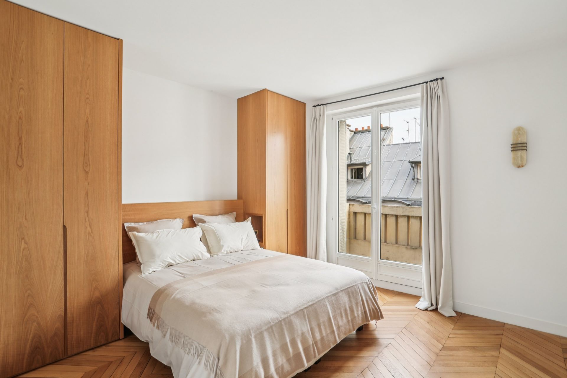 apartment 5 Rooms for sale on PARIS (75007)