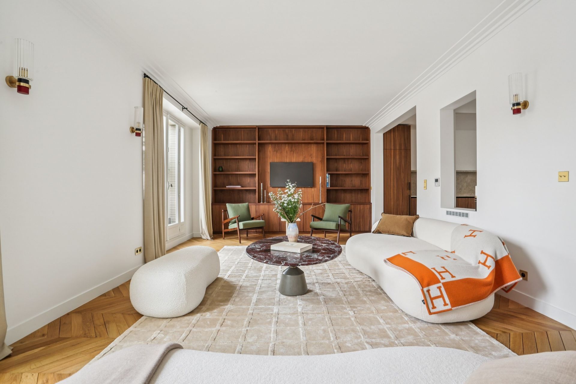 apartment 5 Rooms for sale on PARIS (75007)