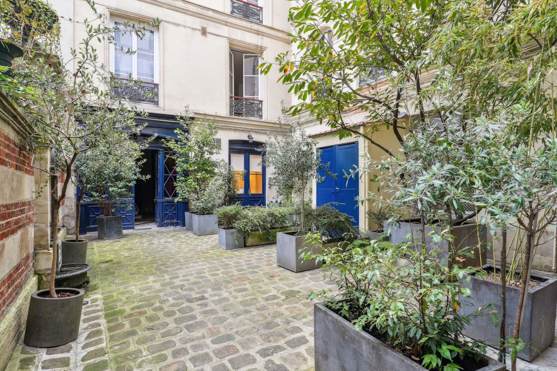 apartment 2 Rooms for sale on PARIS (75007)