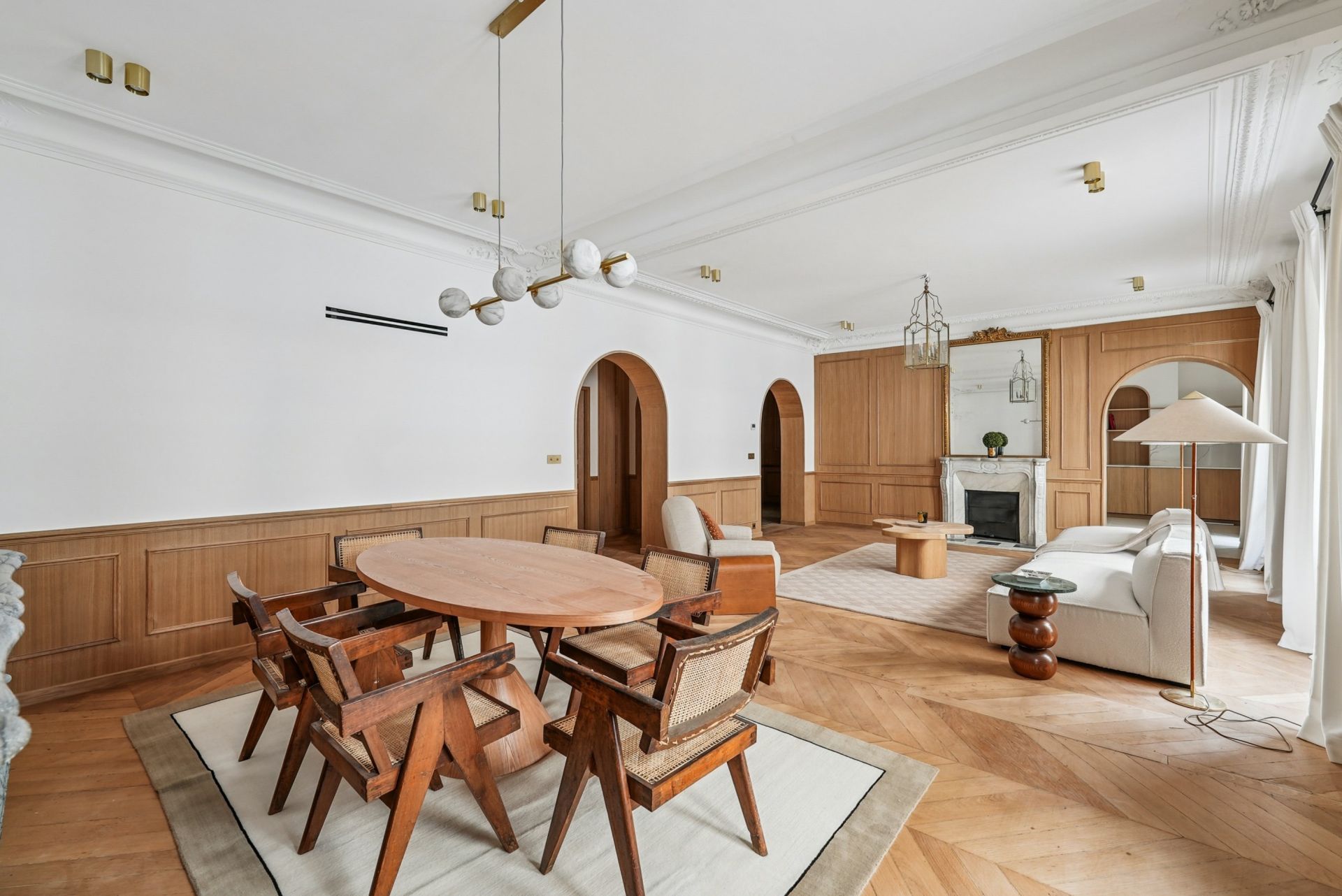 apartment 5 Rooms for sale on PARIS (75007)