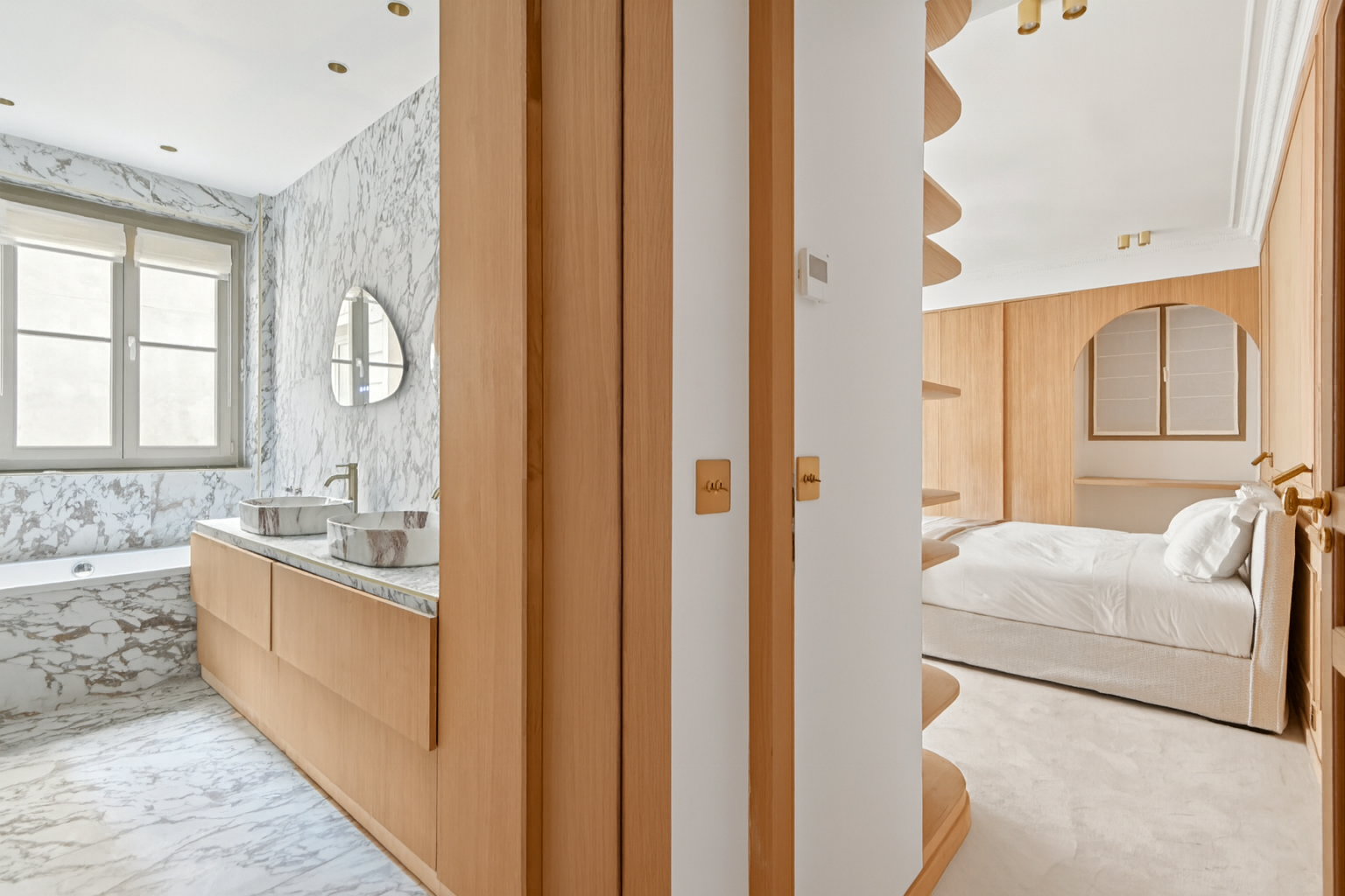 apartment 5 Rooms for sale on PARIS (75007)