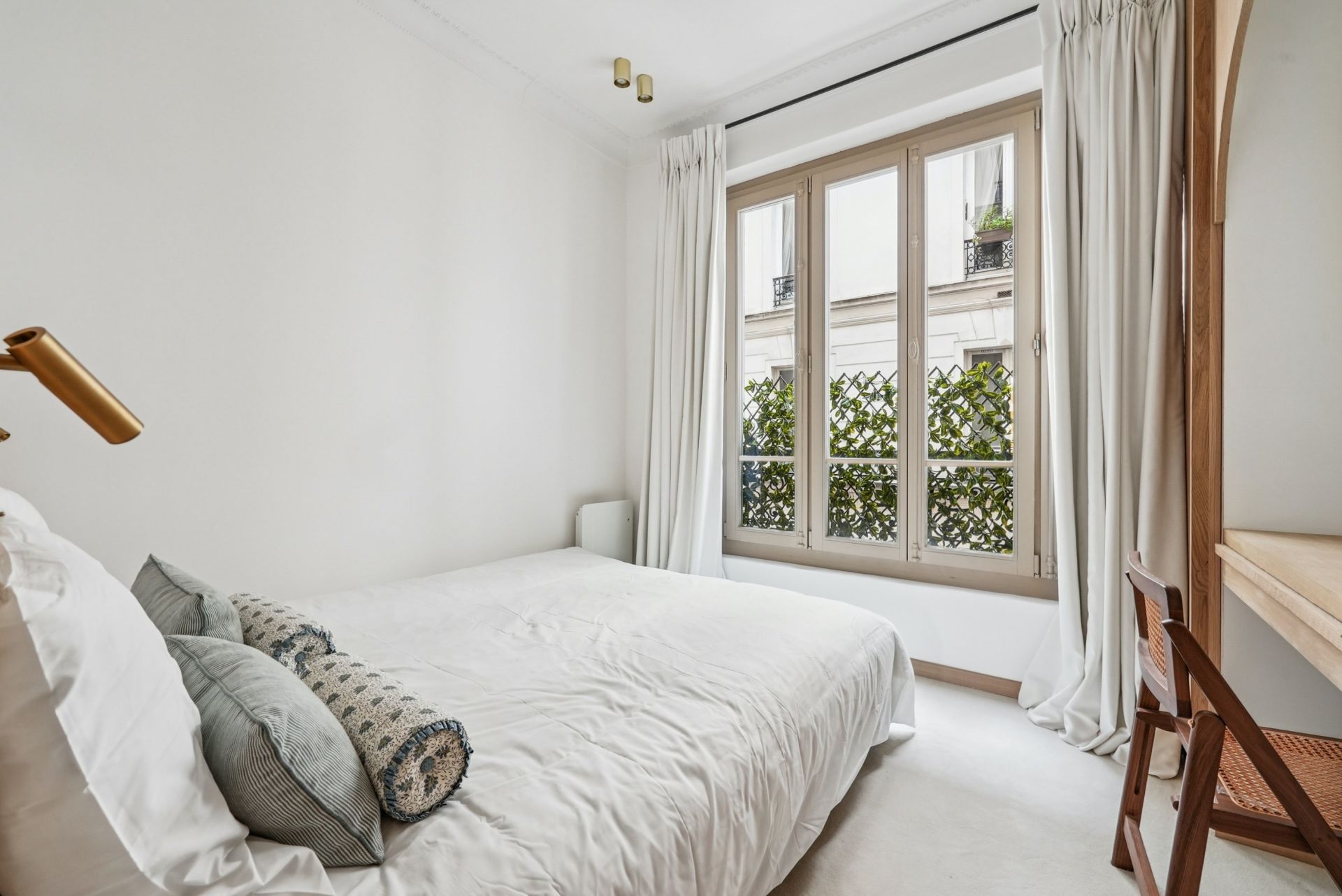 apartment 5 Rooms for sale on PARIS (75007)