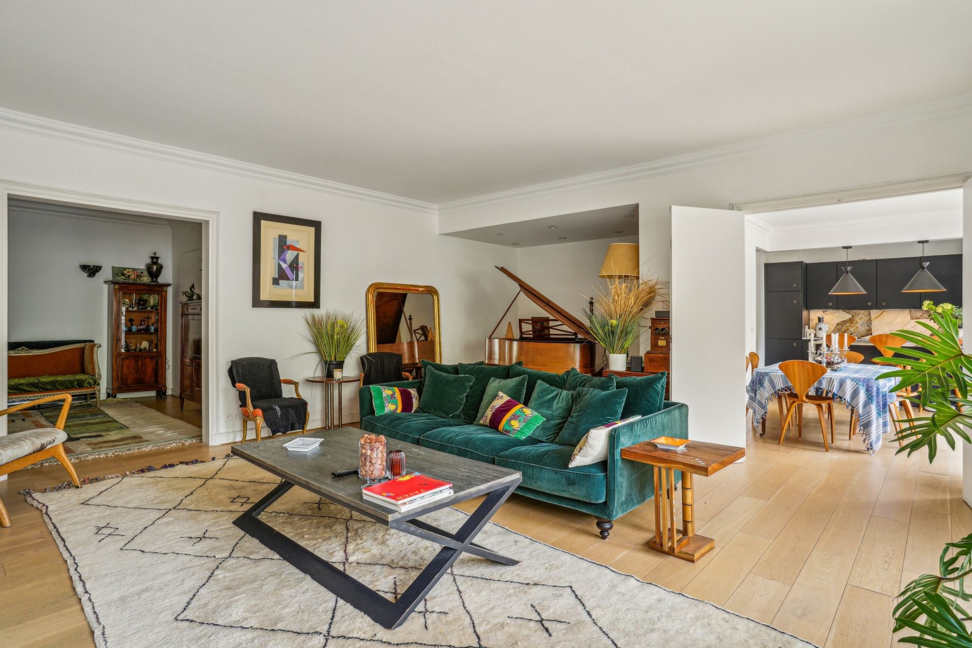 apartment 5 Rooms for sale on PARIS (75016)