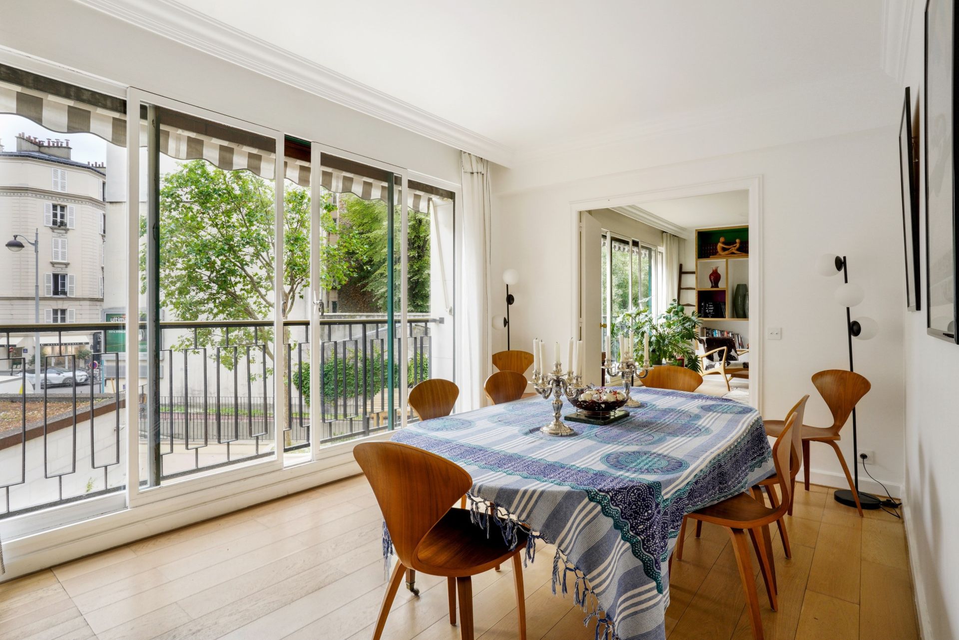 apartment 5 Rooms for sale on PARIS (75016)