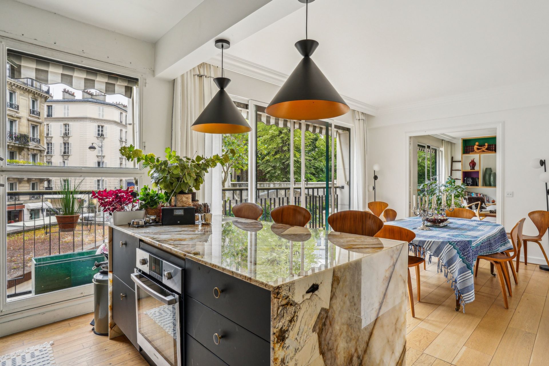 apartment 5 Rooms for sale on PARIS (75016)