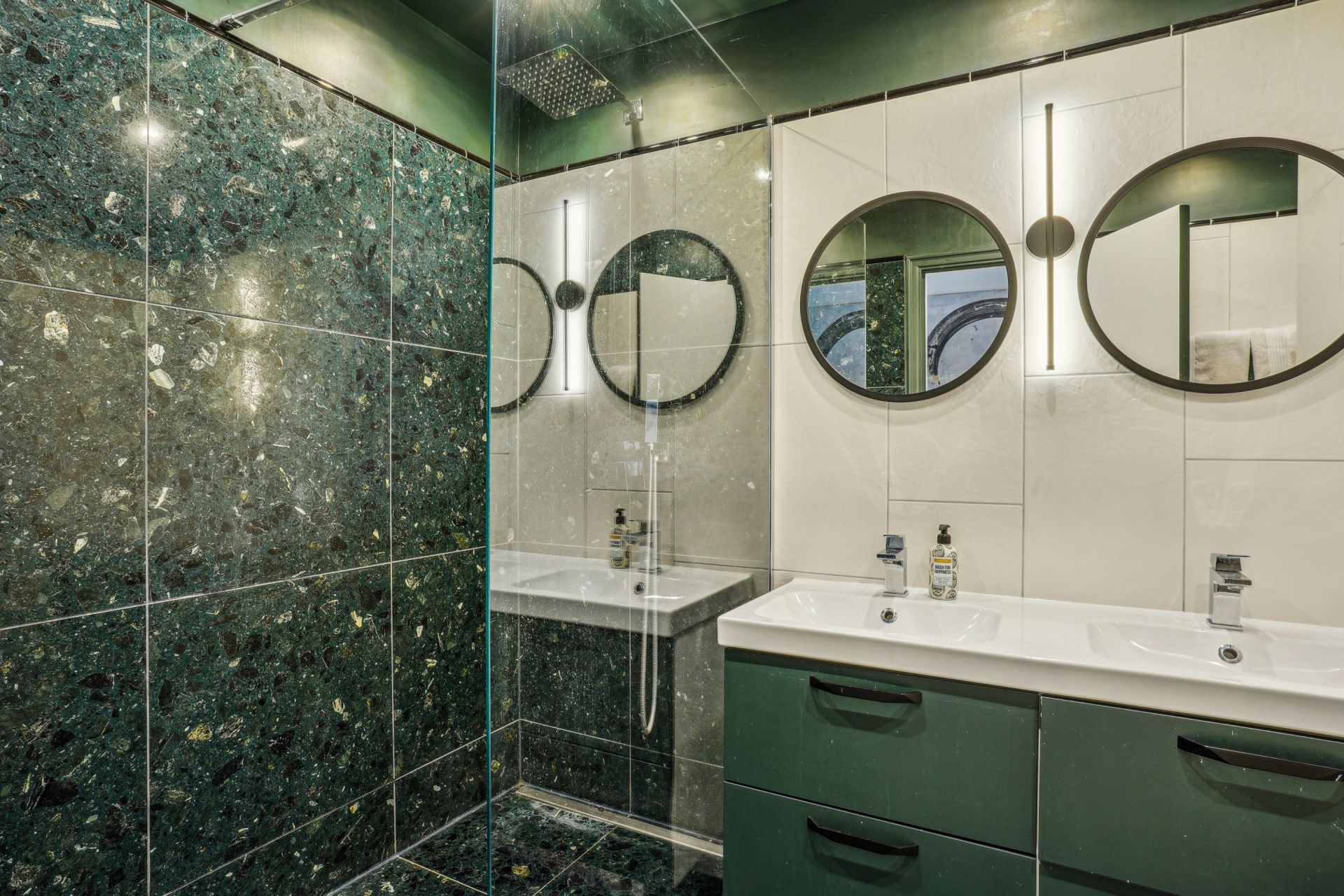 apartment 5 Rooms for sale on PARIS (75016)