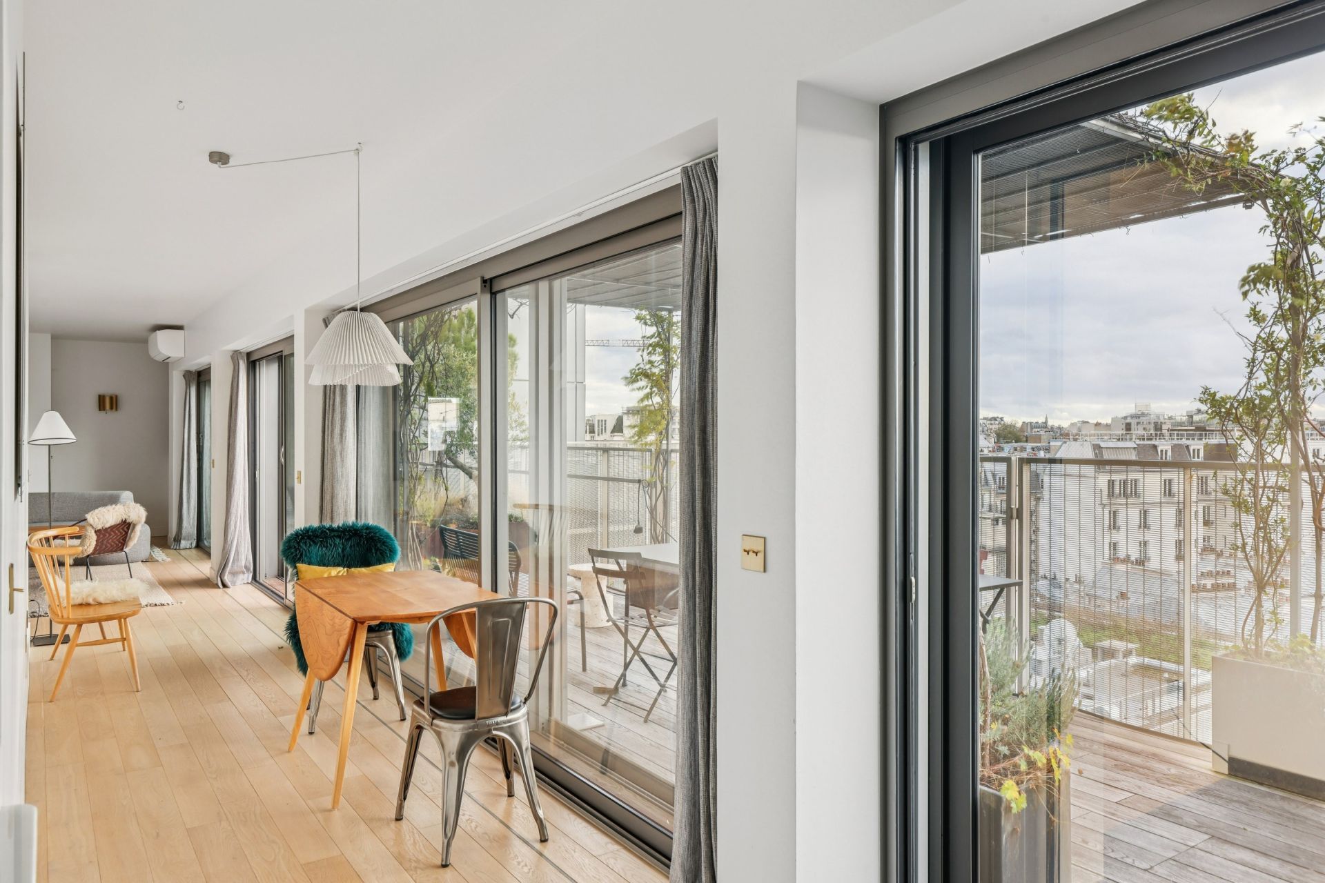 apartment 4 Rooms for sale on PARIS (75014)