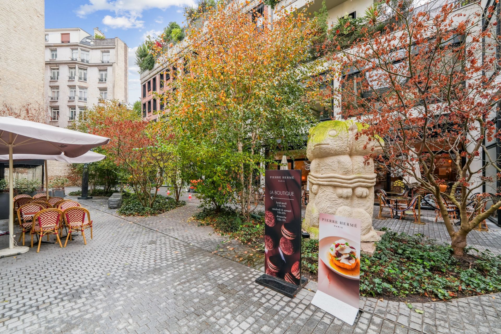 studio for sale on PARIS (75007)