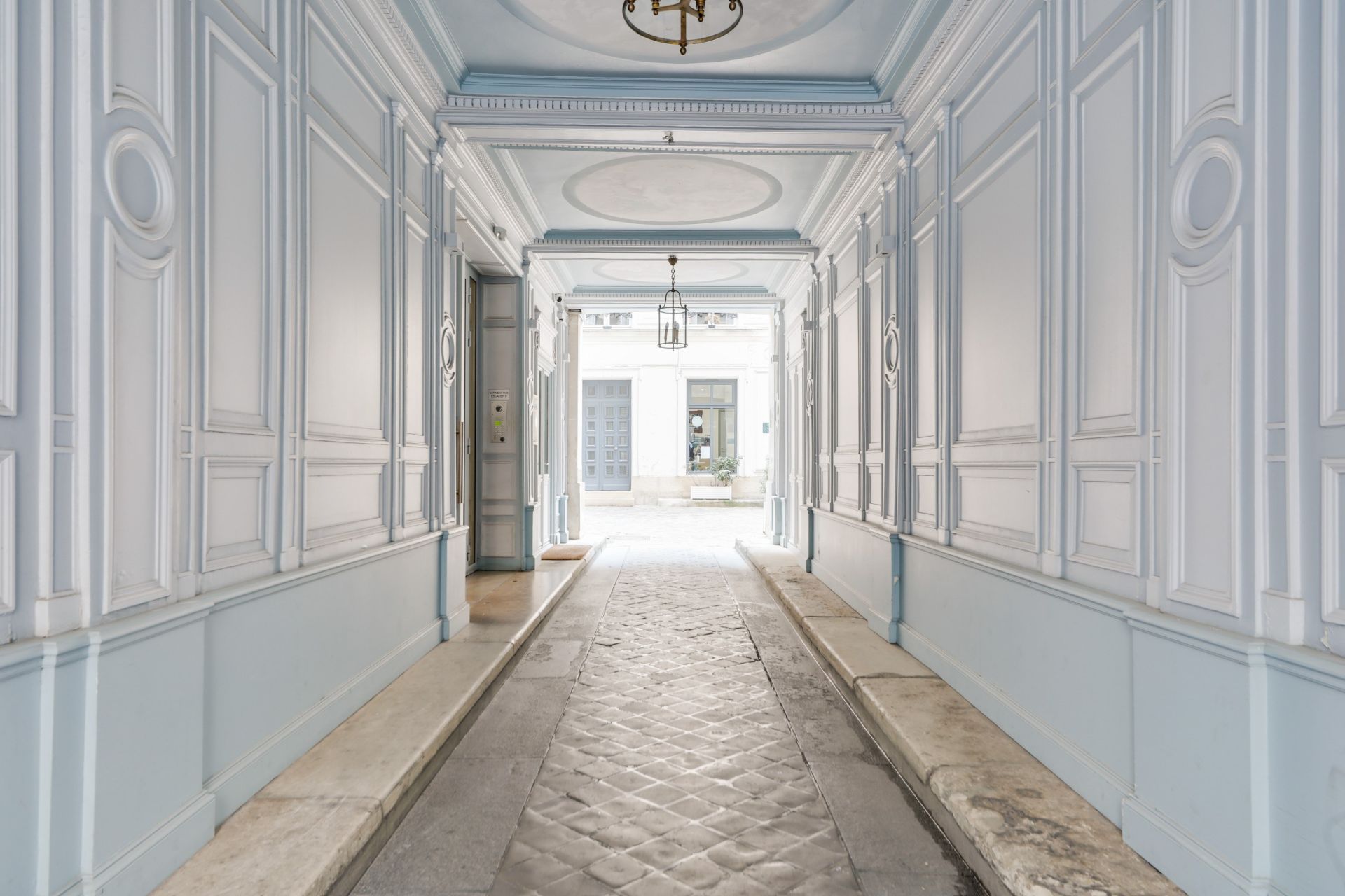 apartment 5 Rooms for sale on Paris (75001)