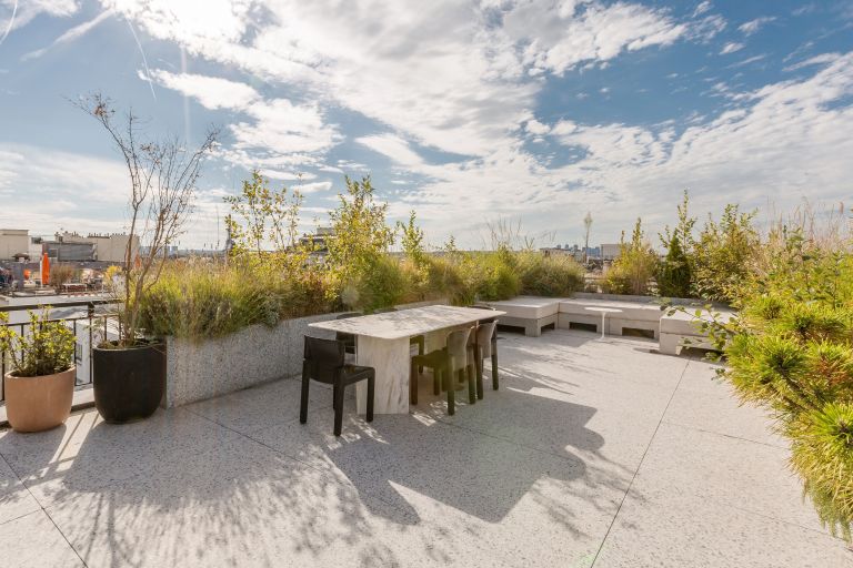 apartment 5 Rooms for sale on PARIS (75002)