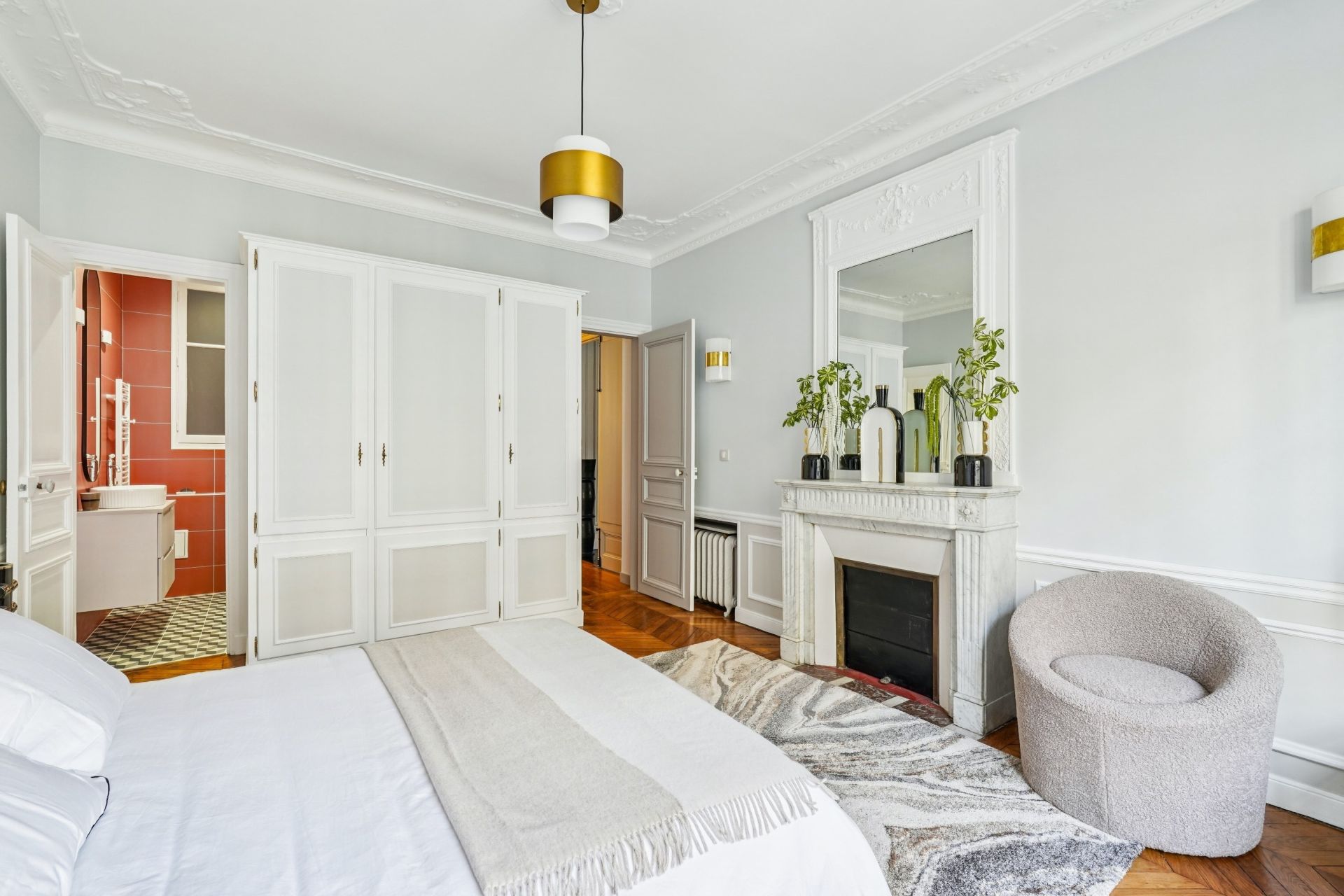 apartment 5 Rooms for sale on PARIS (75007)
