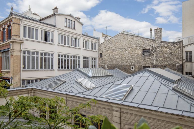 apartment 5 Rooms for sale on PARIS (75010)