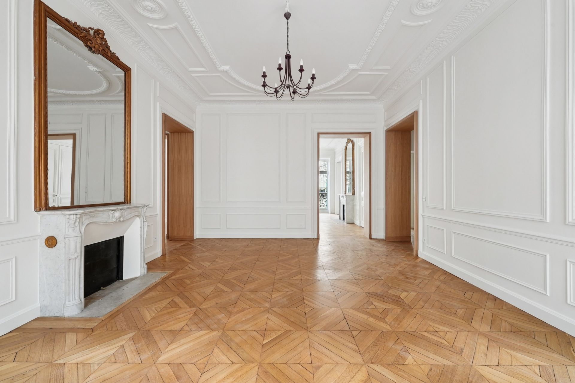 apartment 6 Rooms for sale on PARIS (75008)