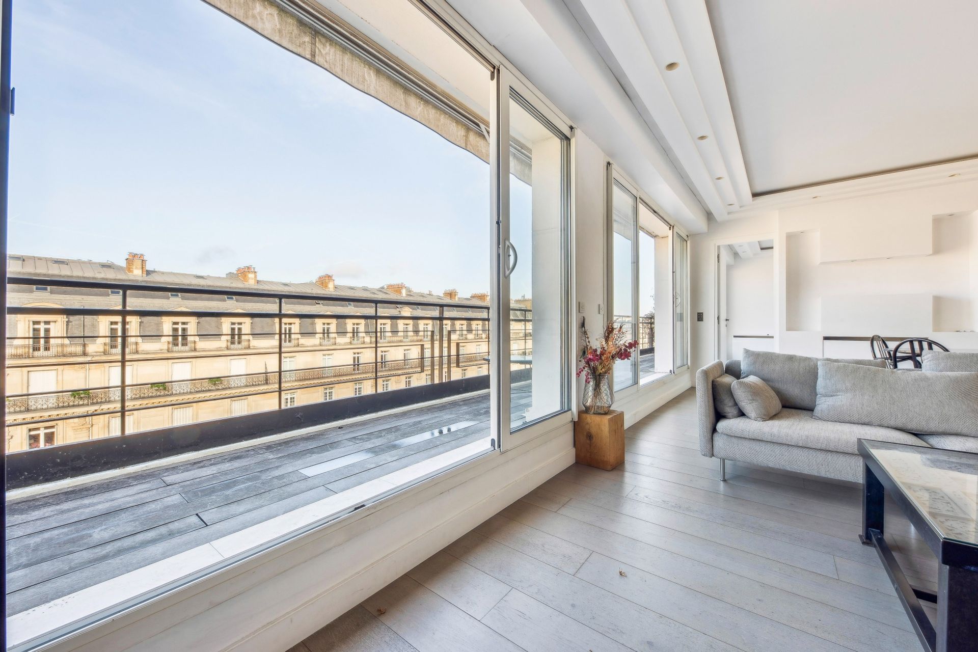 apartment 3 Rooms for rent on PARIS (75008)