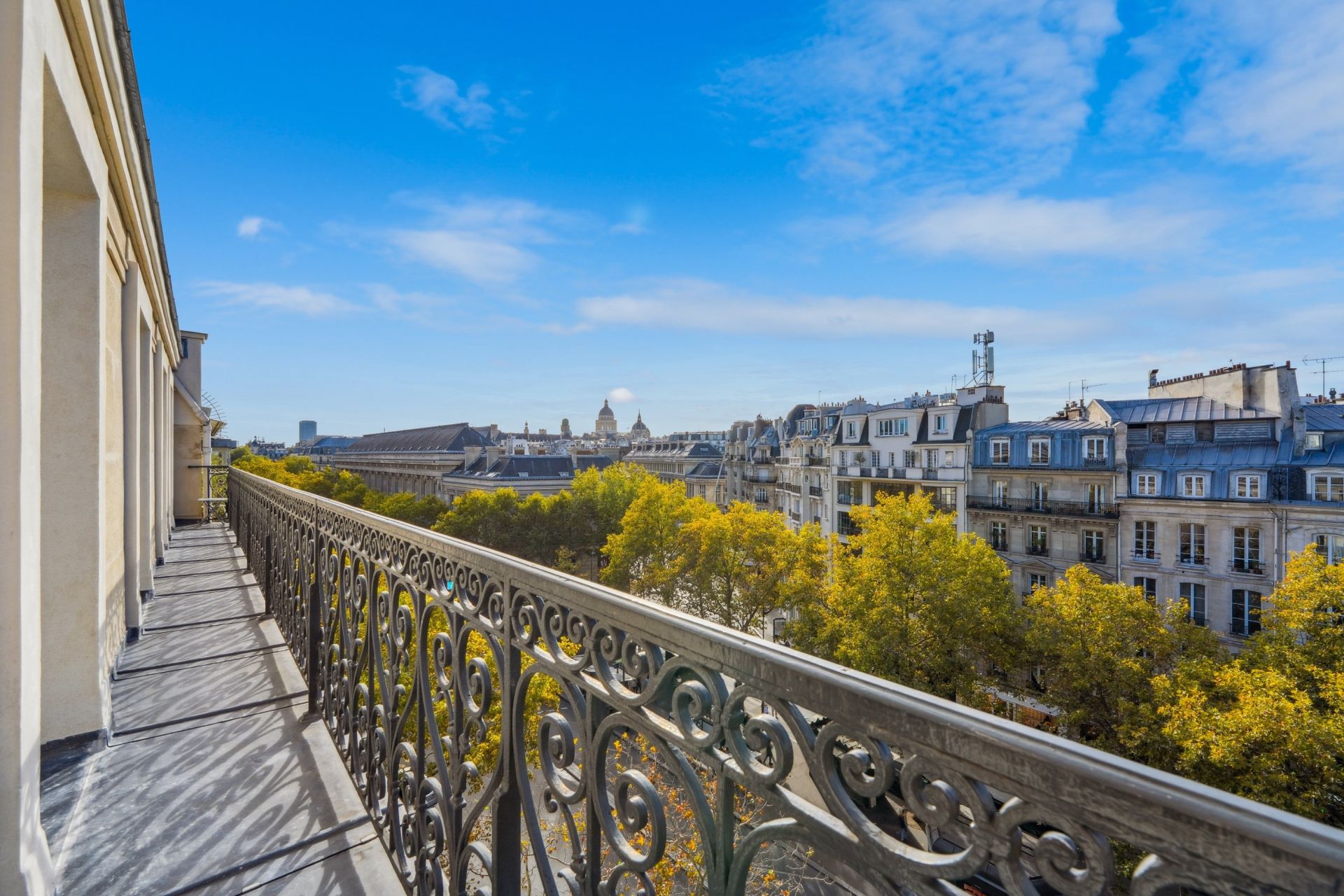 apartment 6 Rooms for sale on PARIS (75006)