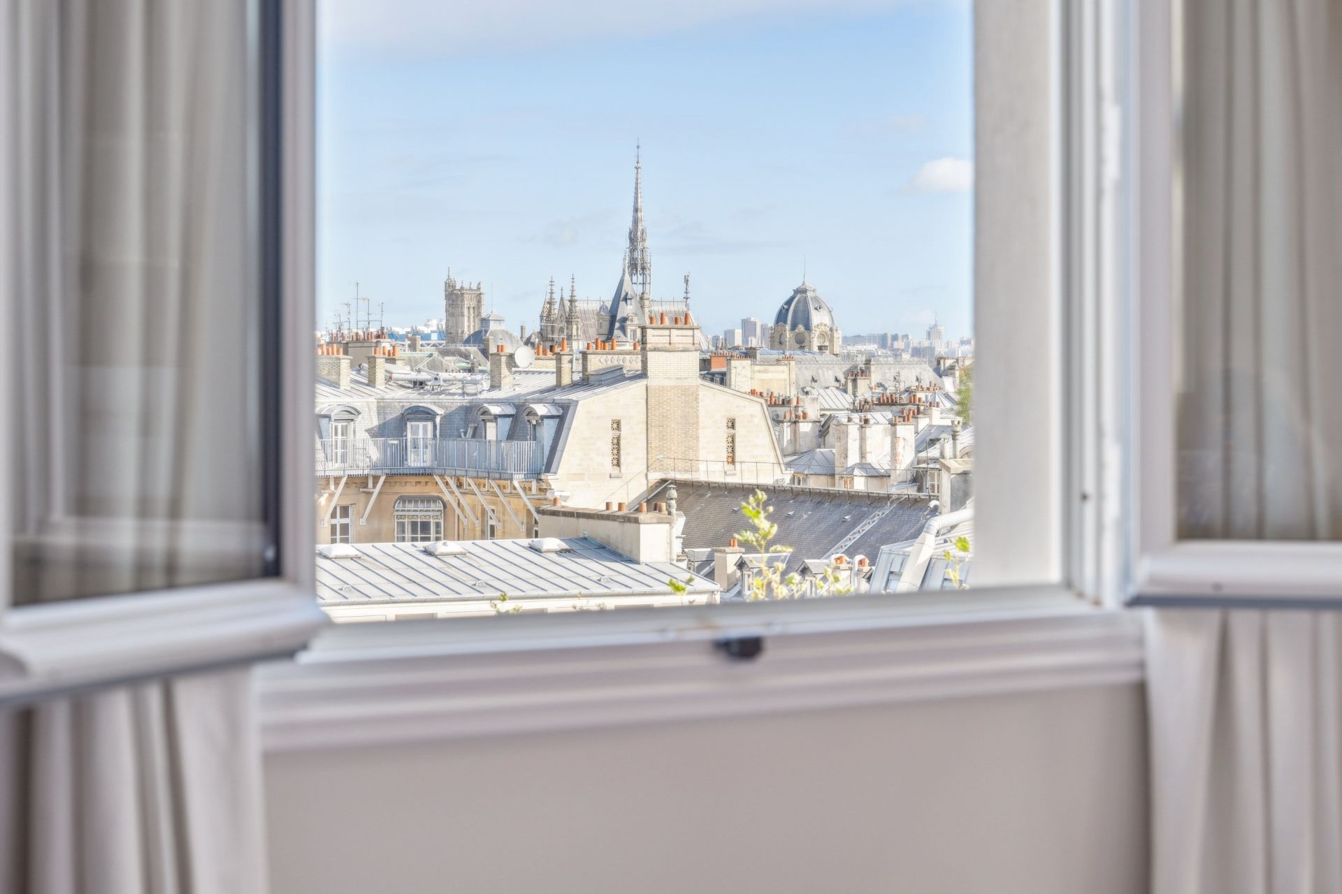 apartment 6 Rooms for sale on PARIS (75006)