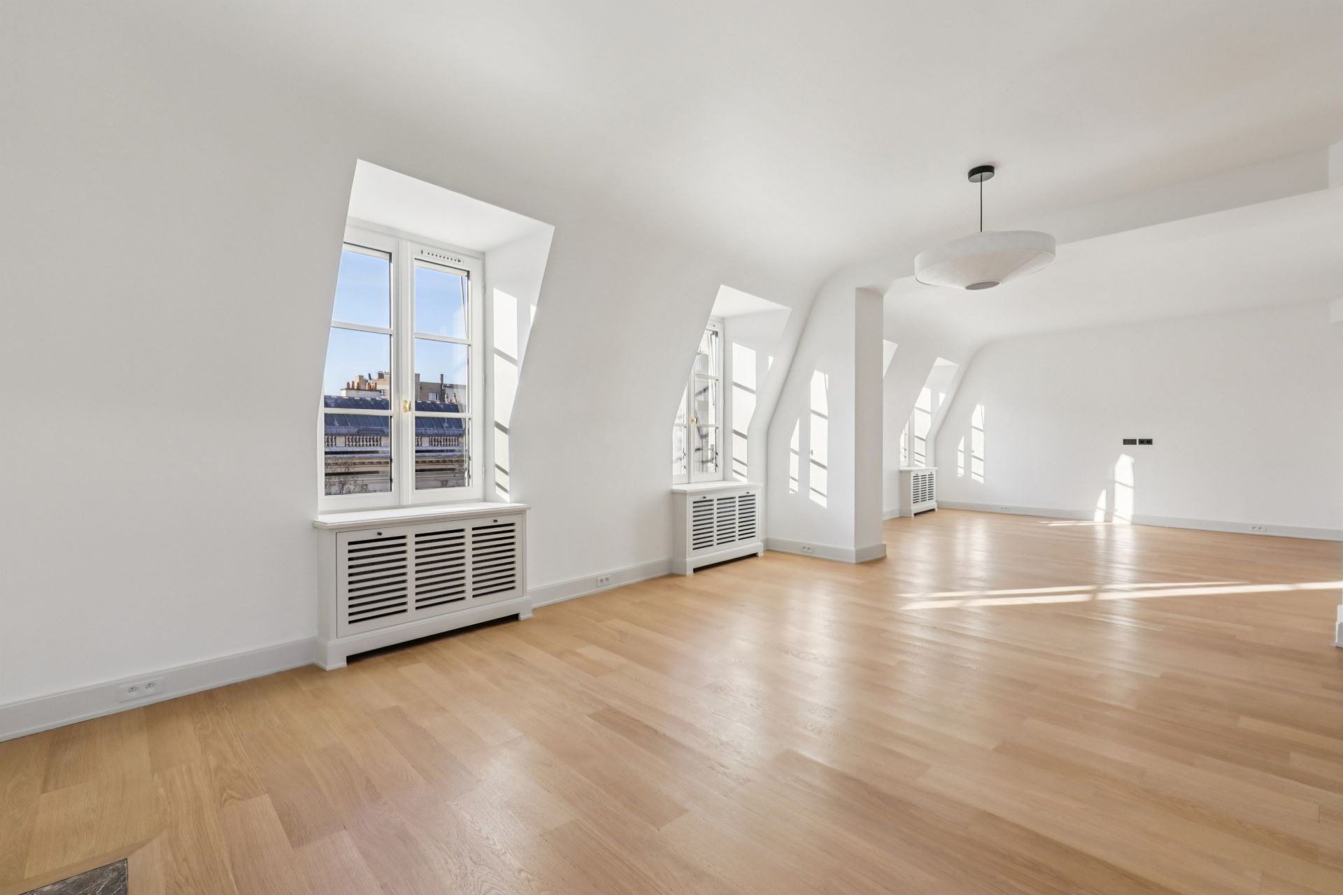 apartment 5 Rooms for rent on PARIS (75007)