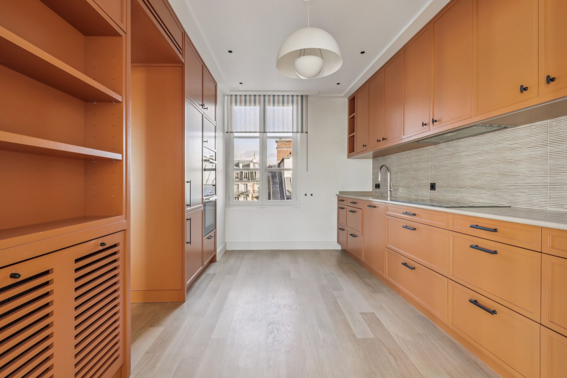 apartment 5 Rooms for rent on PARIS (75007)