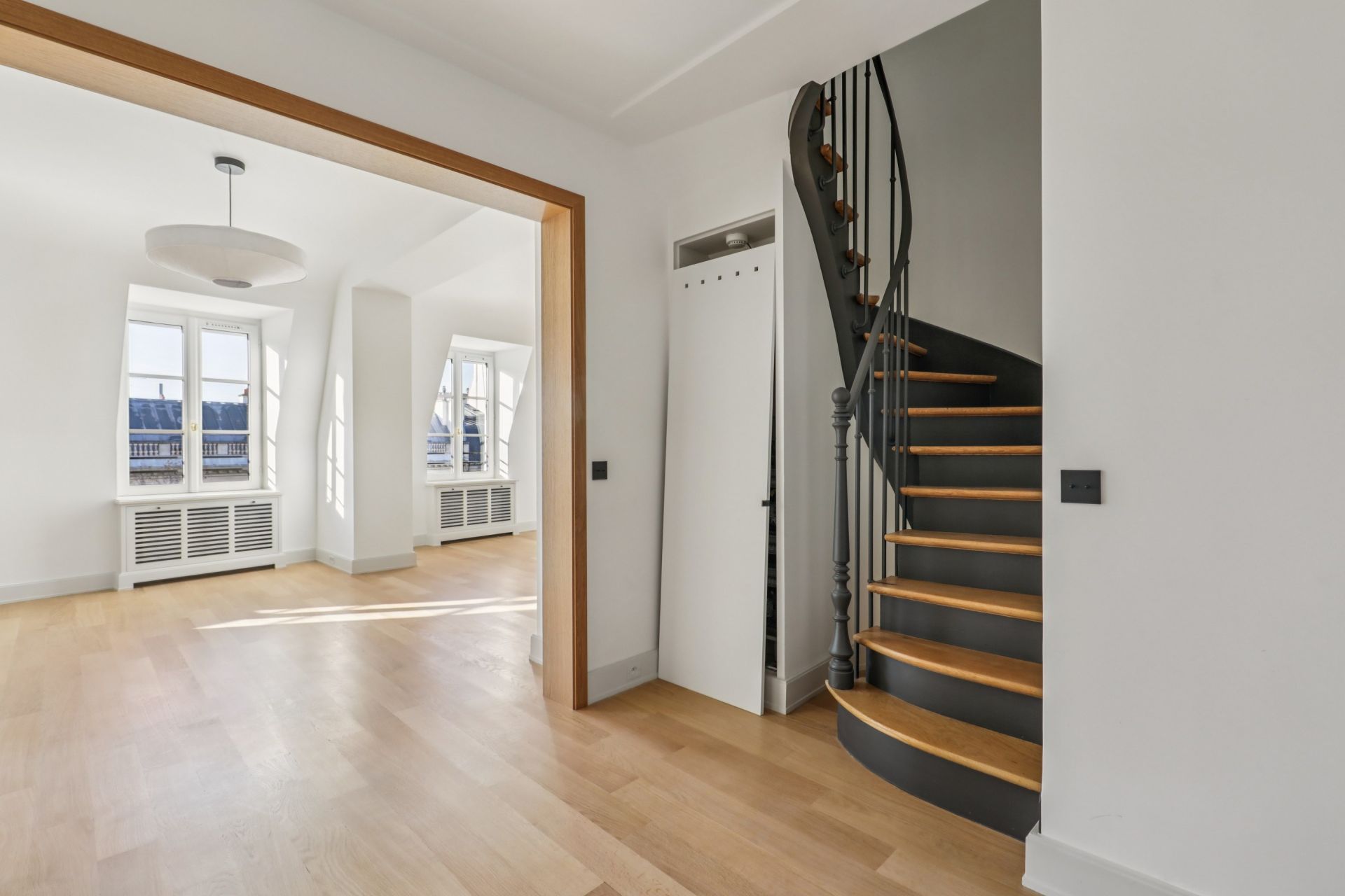 apartment 5 Rooms for rent on PARIS (75007)