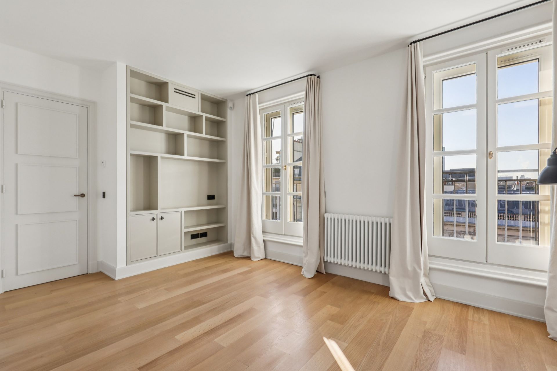 apartment 5 Rooms for rent on PARIS (75007)