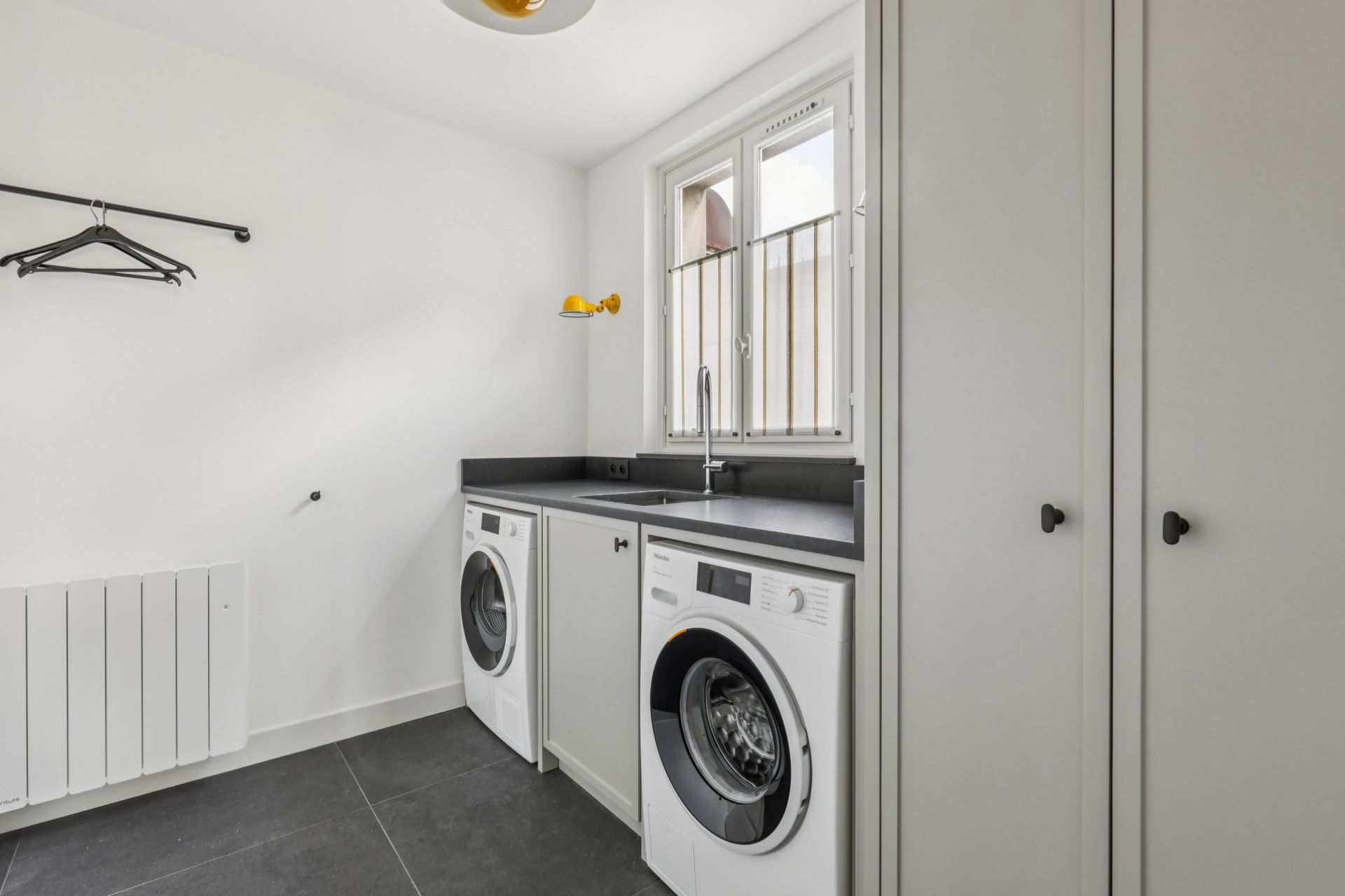 apartment 5 Rooms for rent on PARIS (75007)