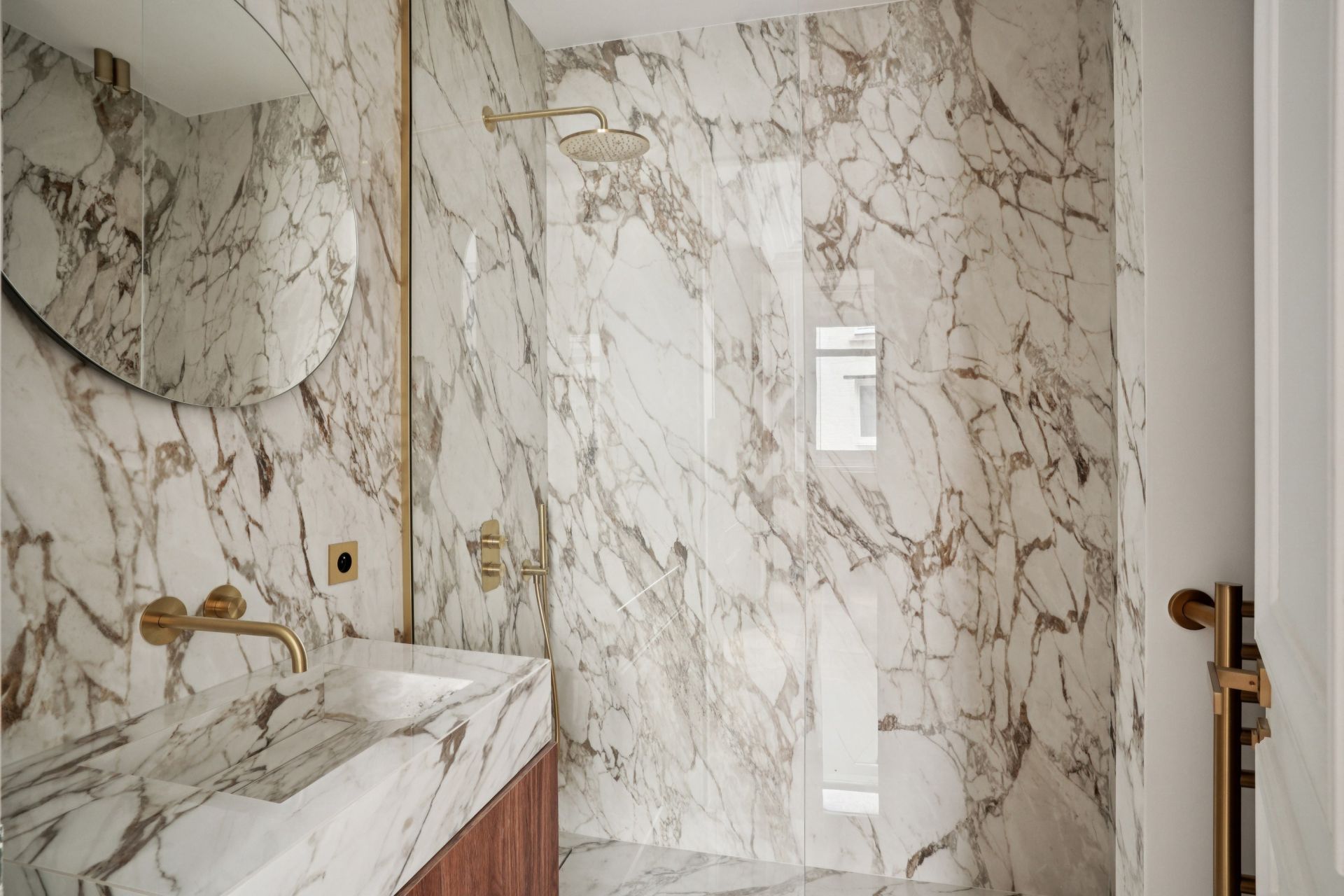 apartment 4 Rooms for sale on PARIS (75008)