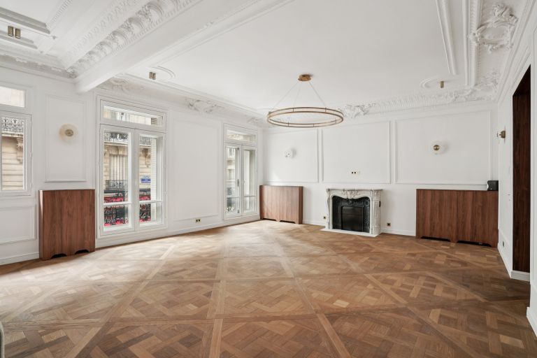 apartment 4 Rooms for sale on PARIS (75008)