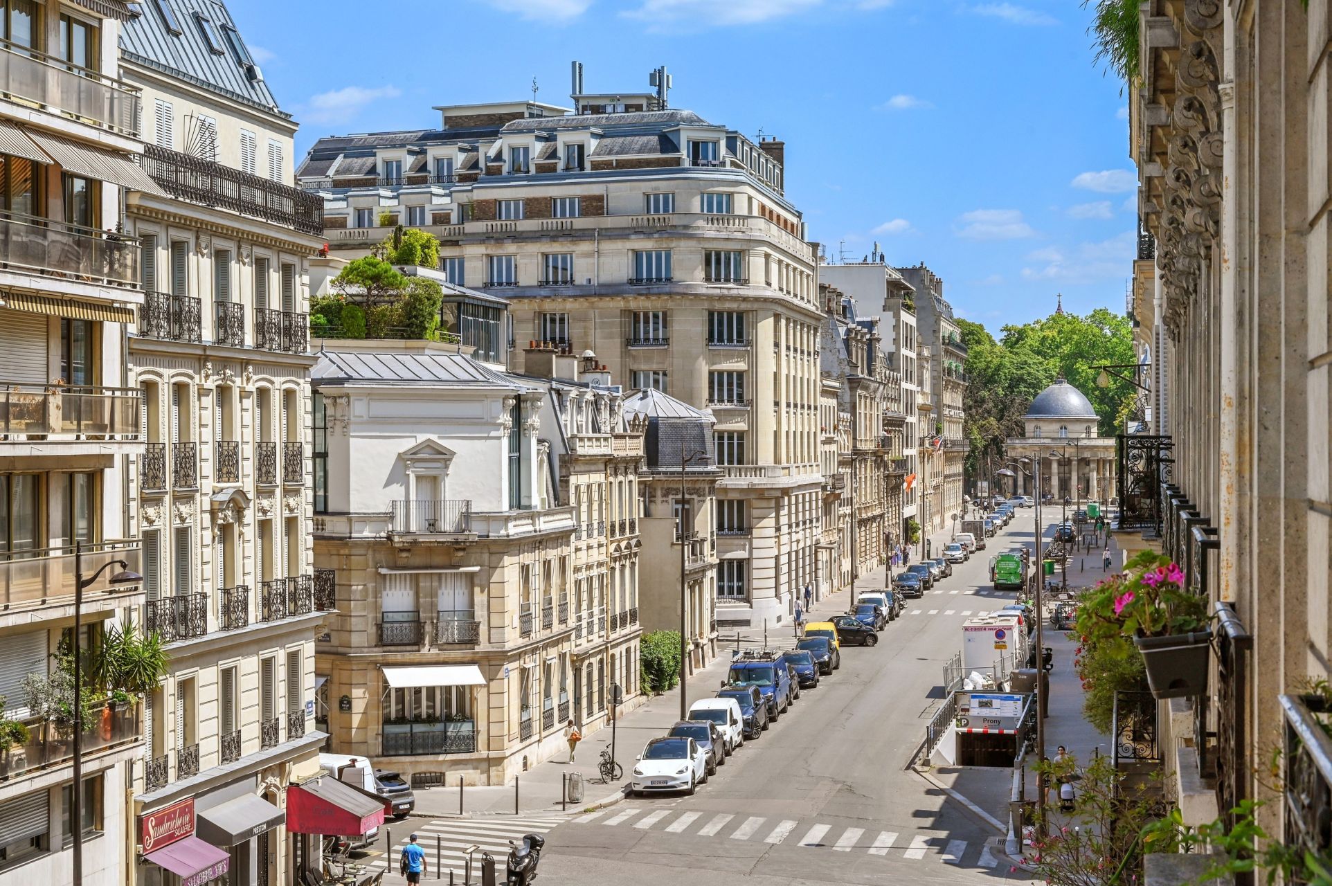 apartment 7 Rooms for sale on PARIS (75017)