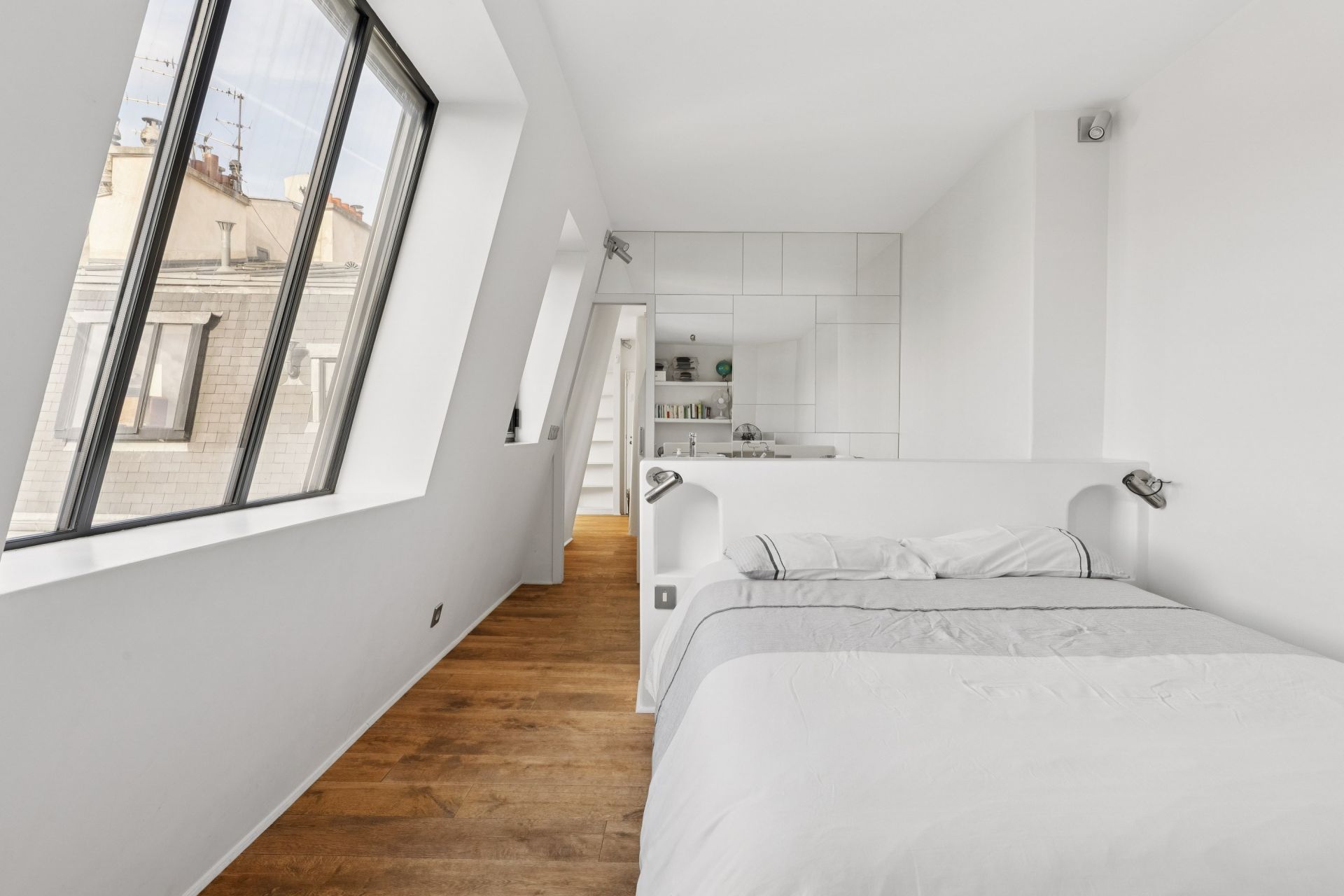 apartment 7 Rooms for sale on PARIS (75009)