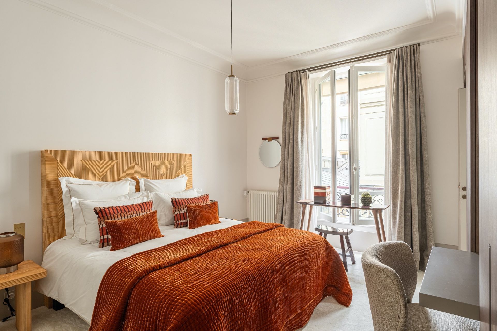apartment 5 Rooms for sale on PARIS (75007)