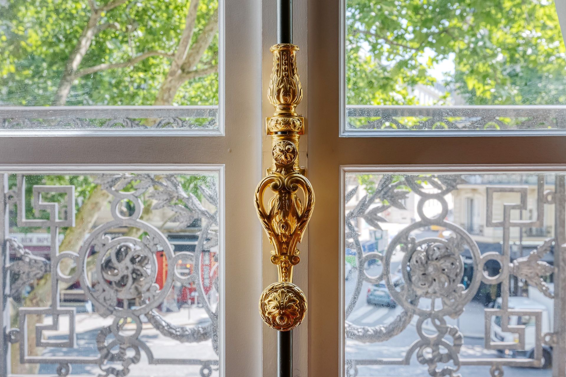 apartment 8 Rooms for sale on PARIS (75008)