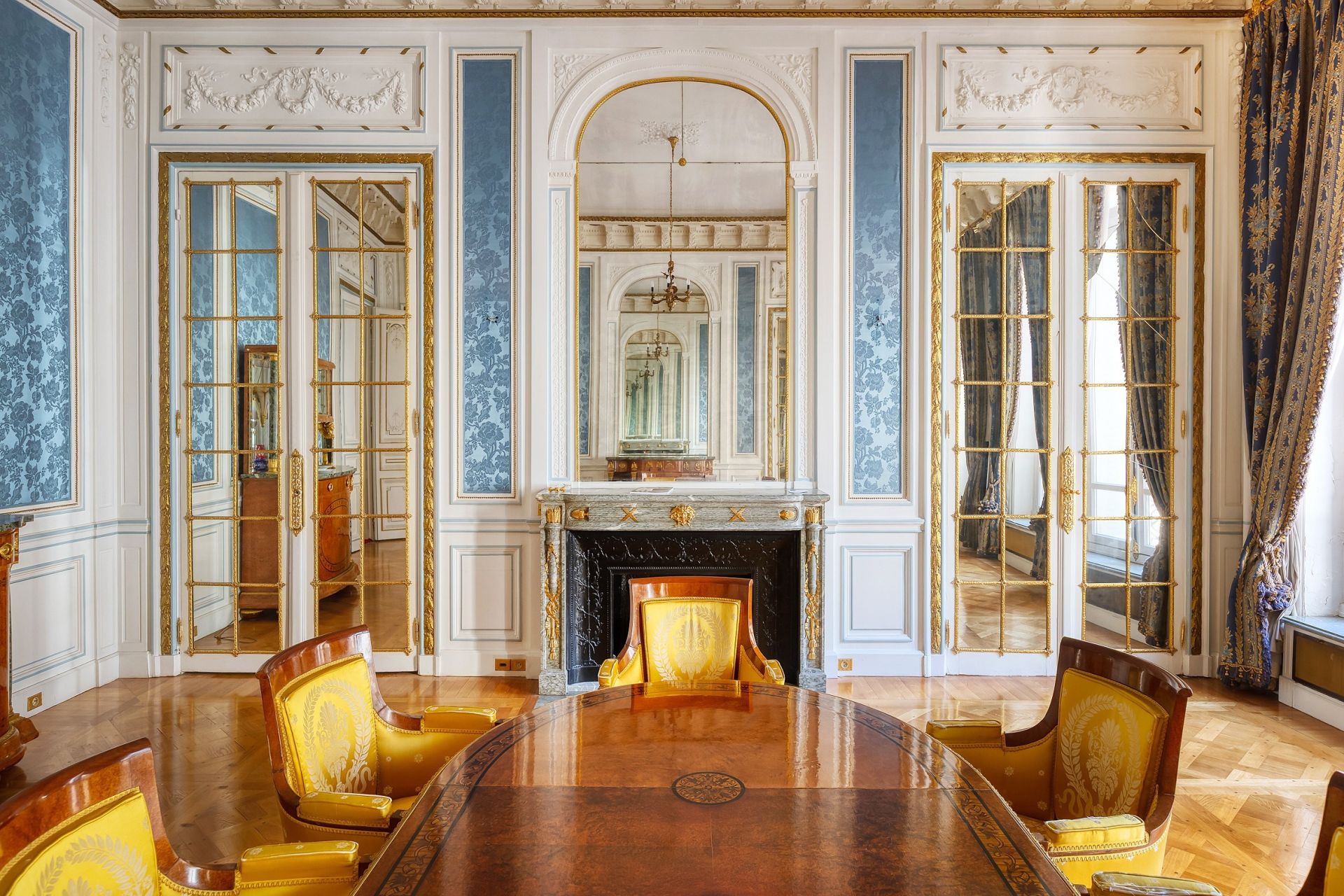 apartment 8 Rooms for sale on PARIS (75008)