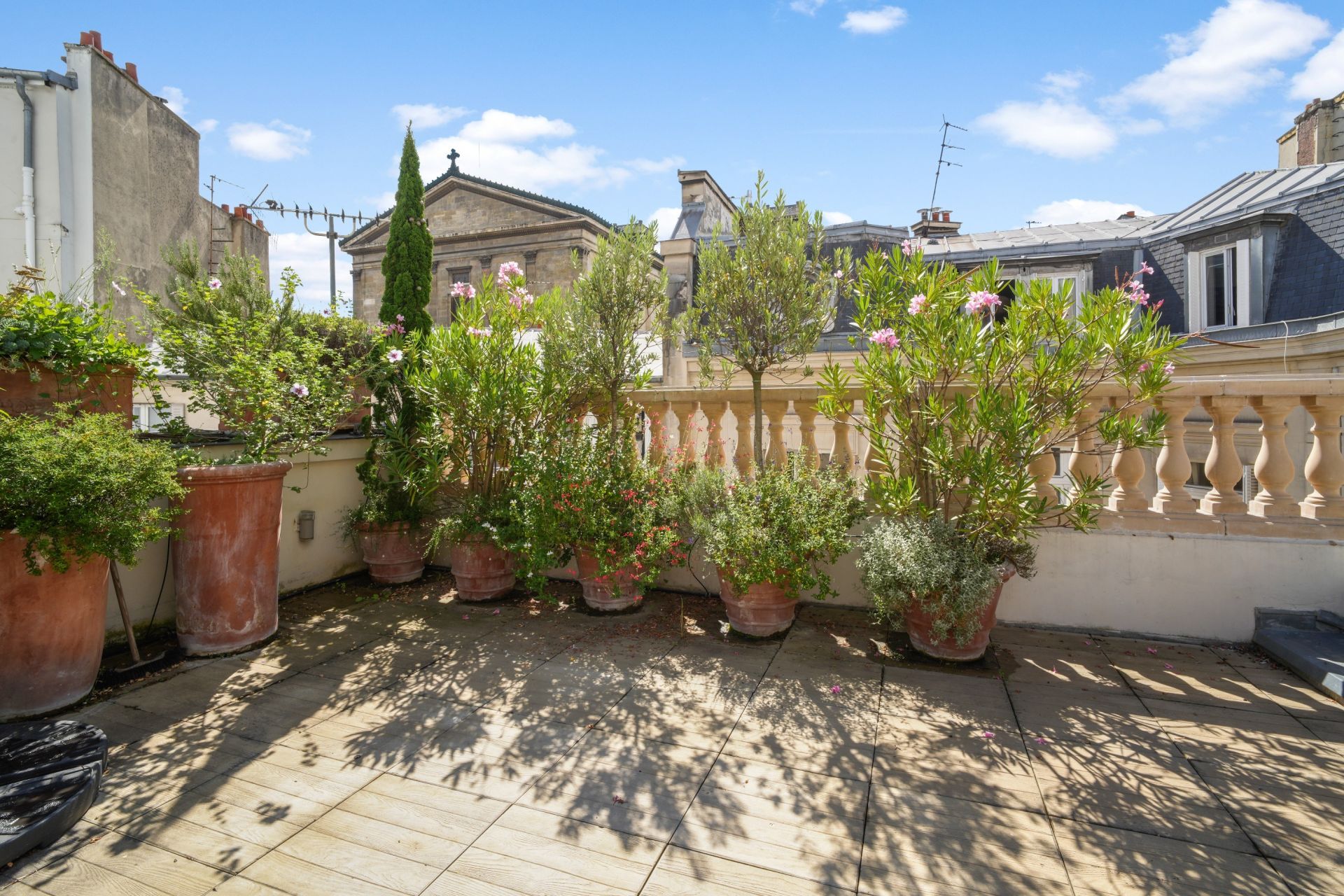 apartment 6 Rooms for sale on PARIS (75010)