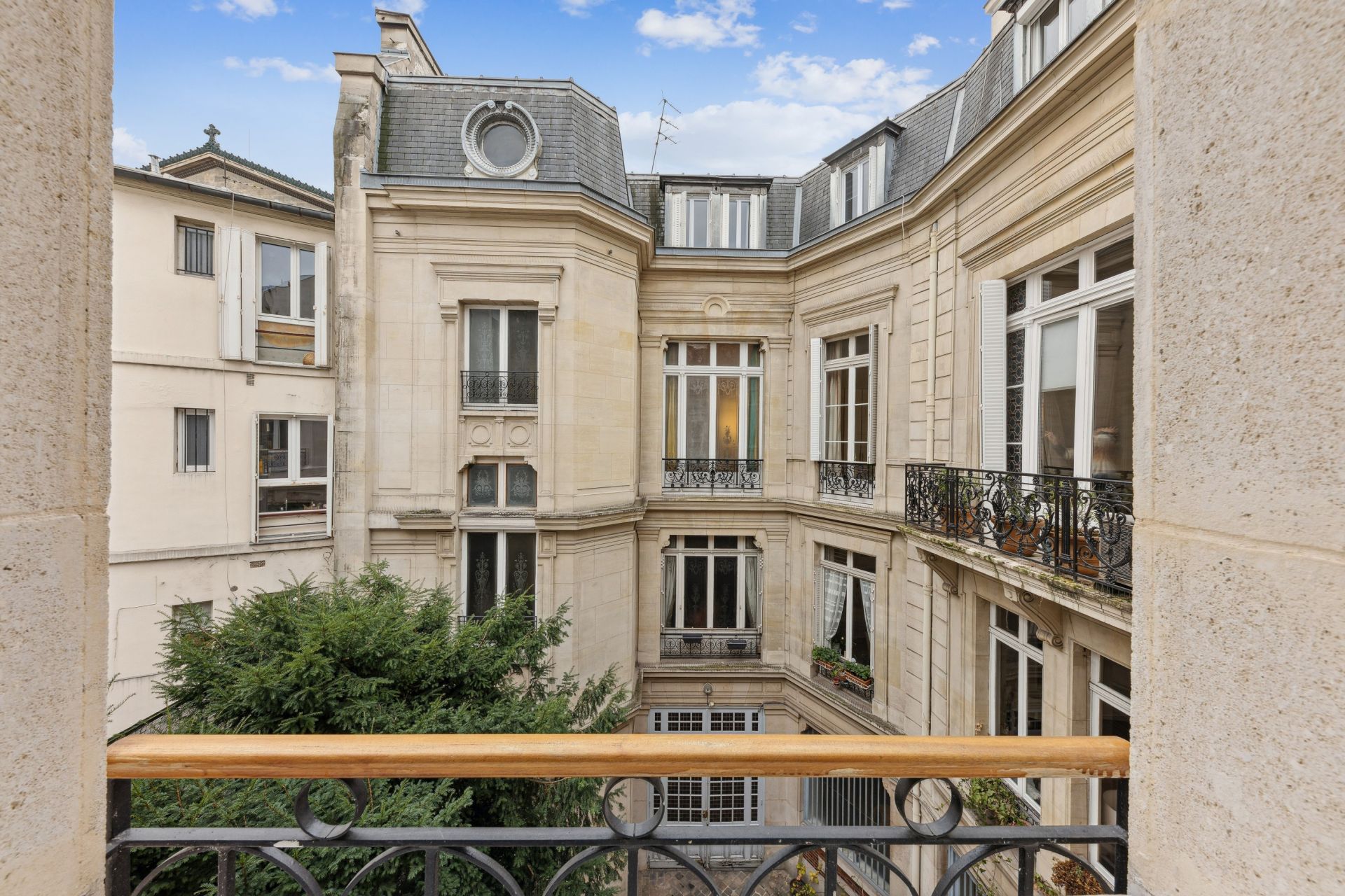 apartment 6 Rooms for sale on PARIS (75010)