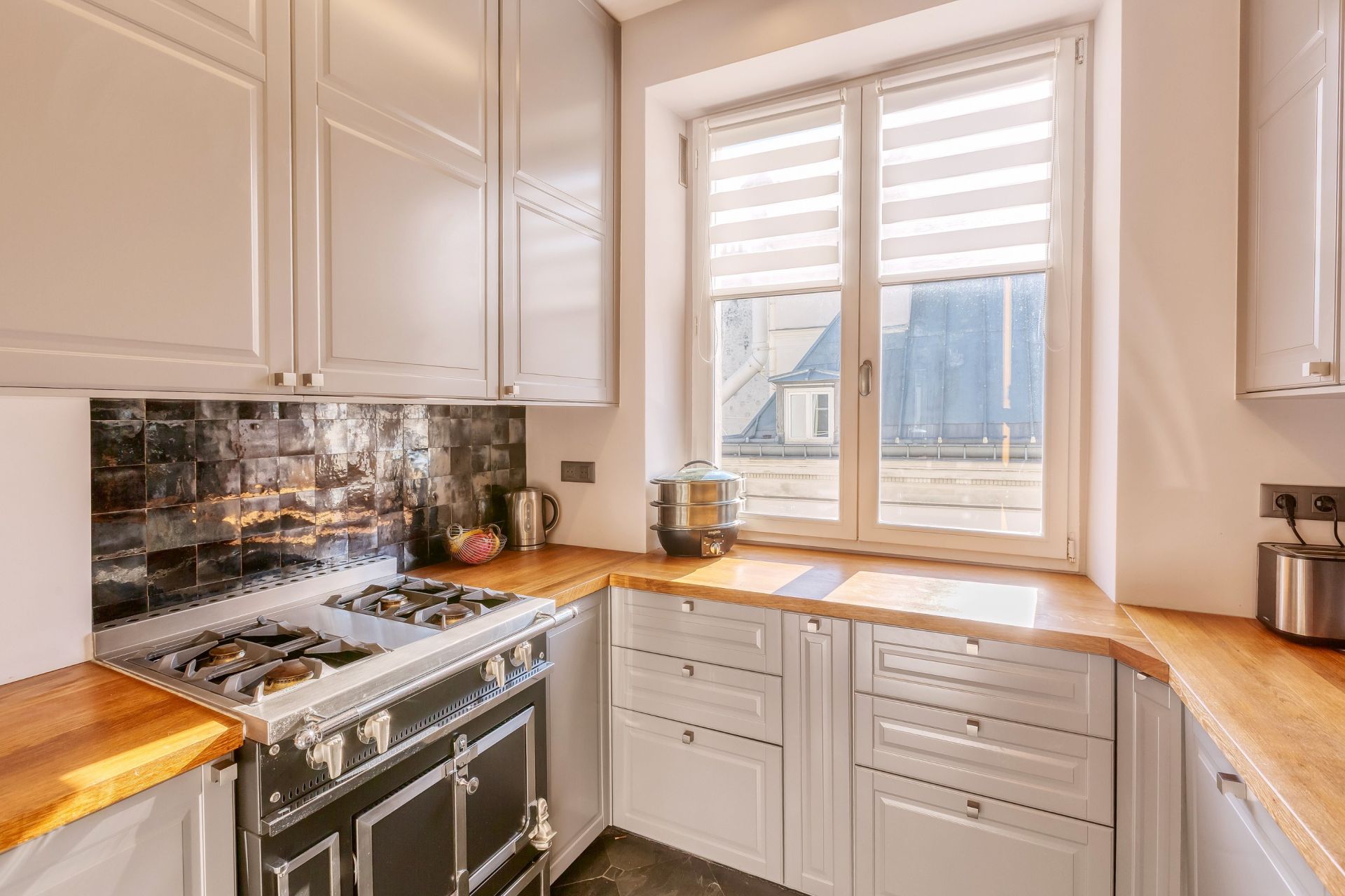 apartment 5 Rooms for sale on PARIS (75007)