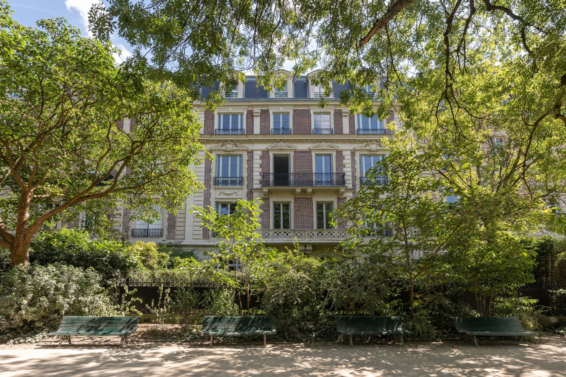 mansion (hôtel particulier) 20 Rooms for sale on PARIS (75008)