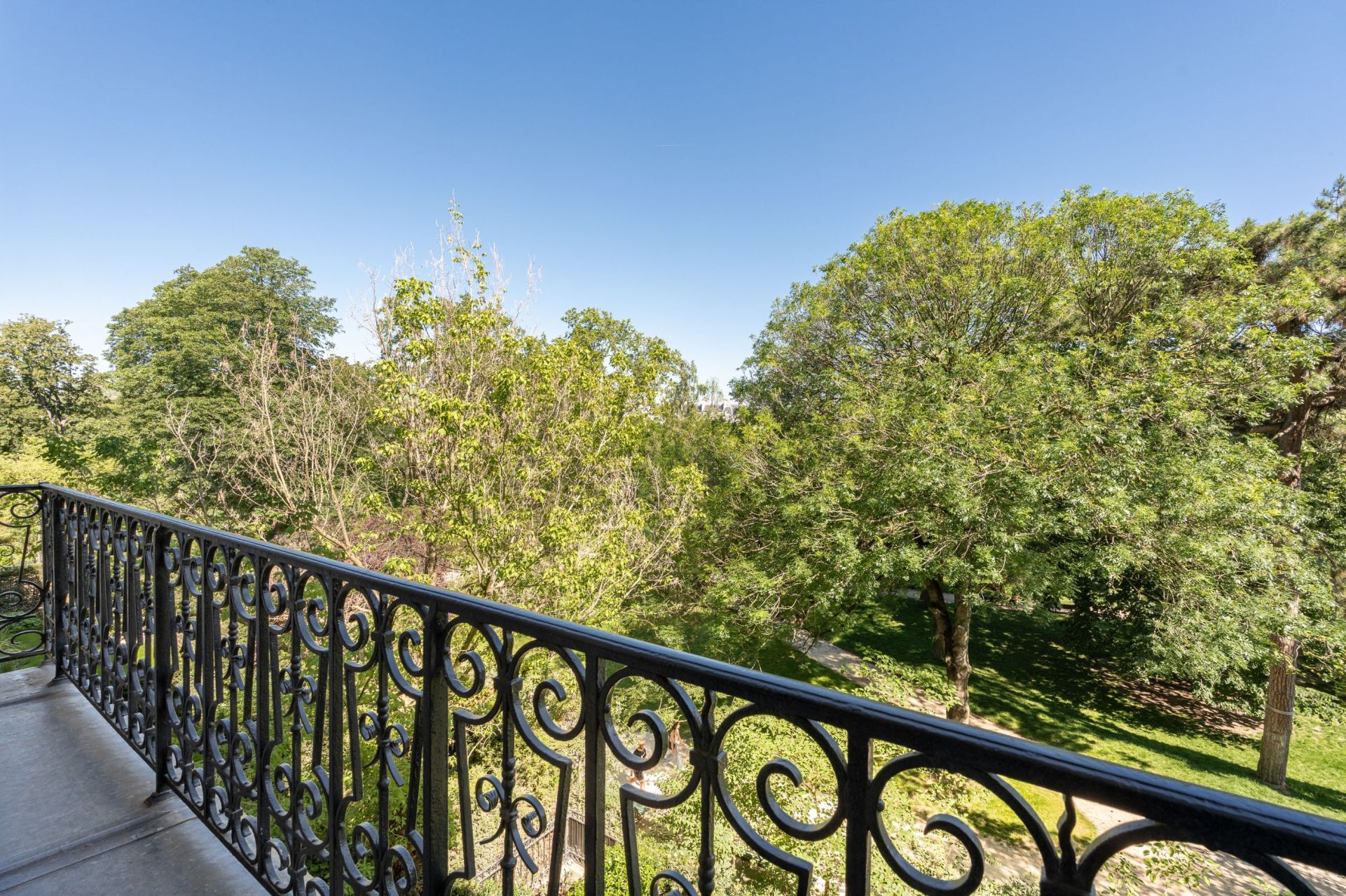hôtel particulier 20 Pièces en vente sur PARIS (75008)