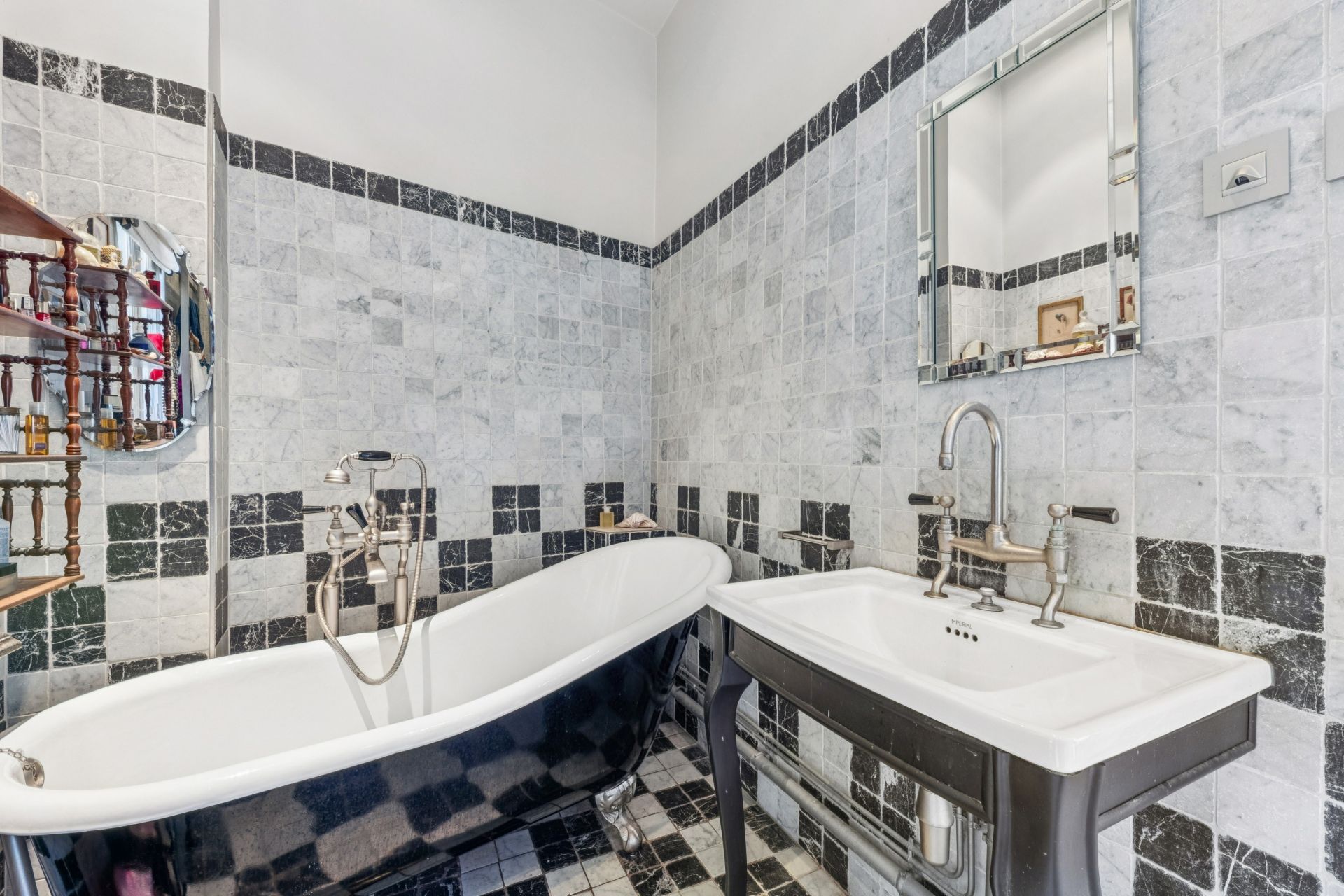 appartement 8 Pièces en vente sur PARIS (75116)