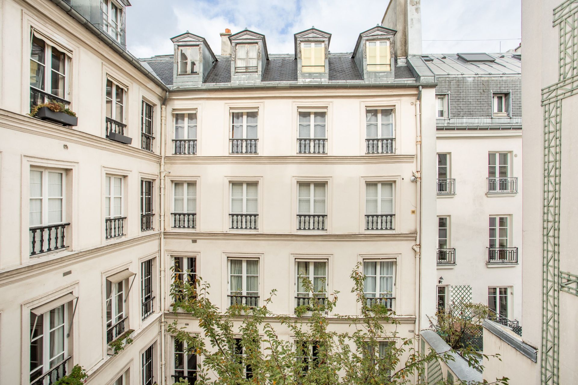 apartment 3 Rooms for sale on PARIS (75007)