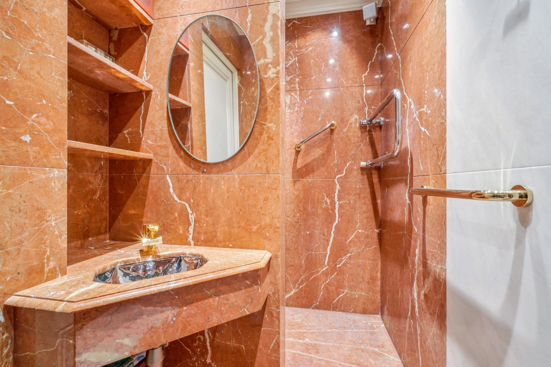 apartment 4 Rooms for rent on PARIS (75007)